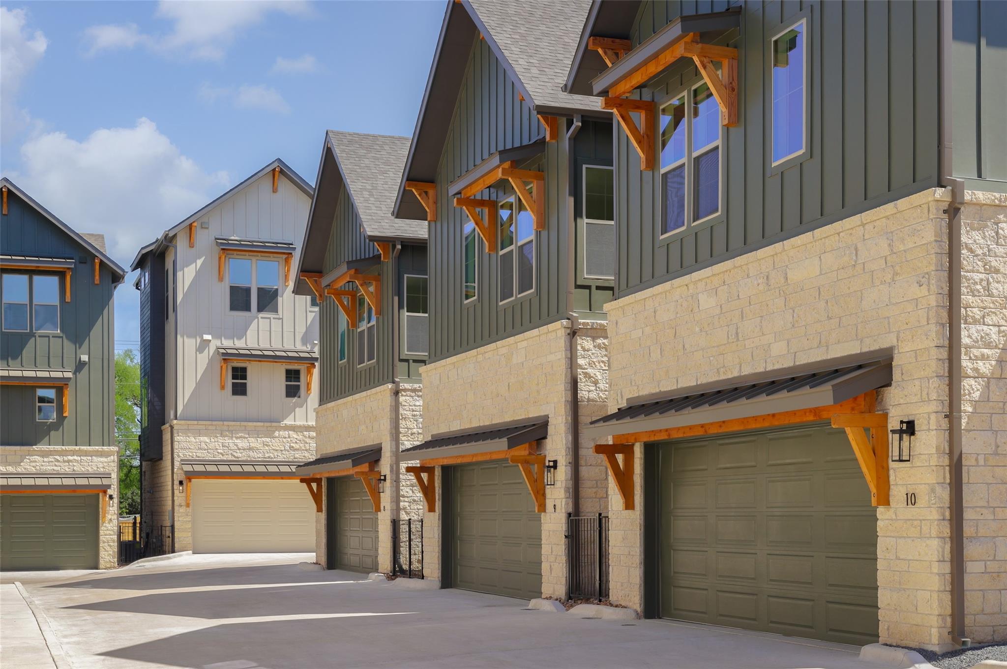 Image 2 of 38 For 3500 Pecan Springs Rd 10