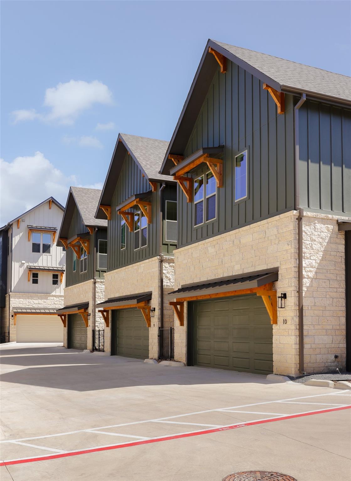 Image 3 of 38 For 3500 Pecan Springs Rd 10