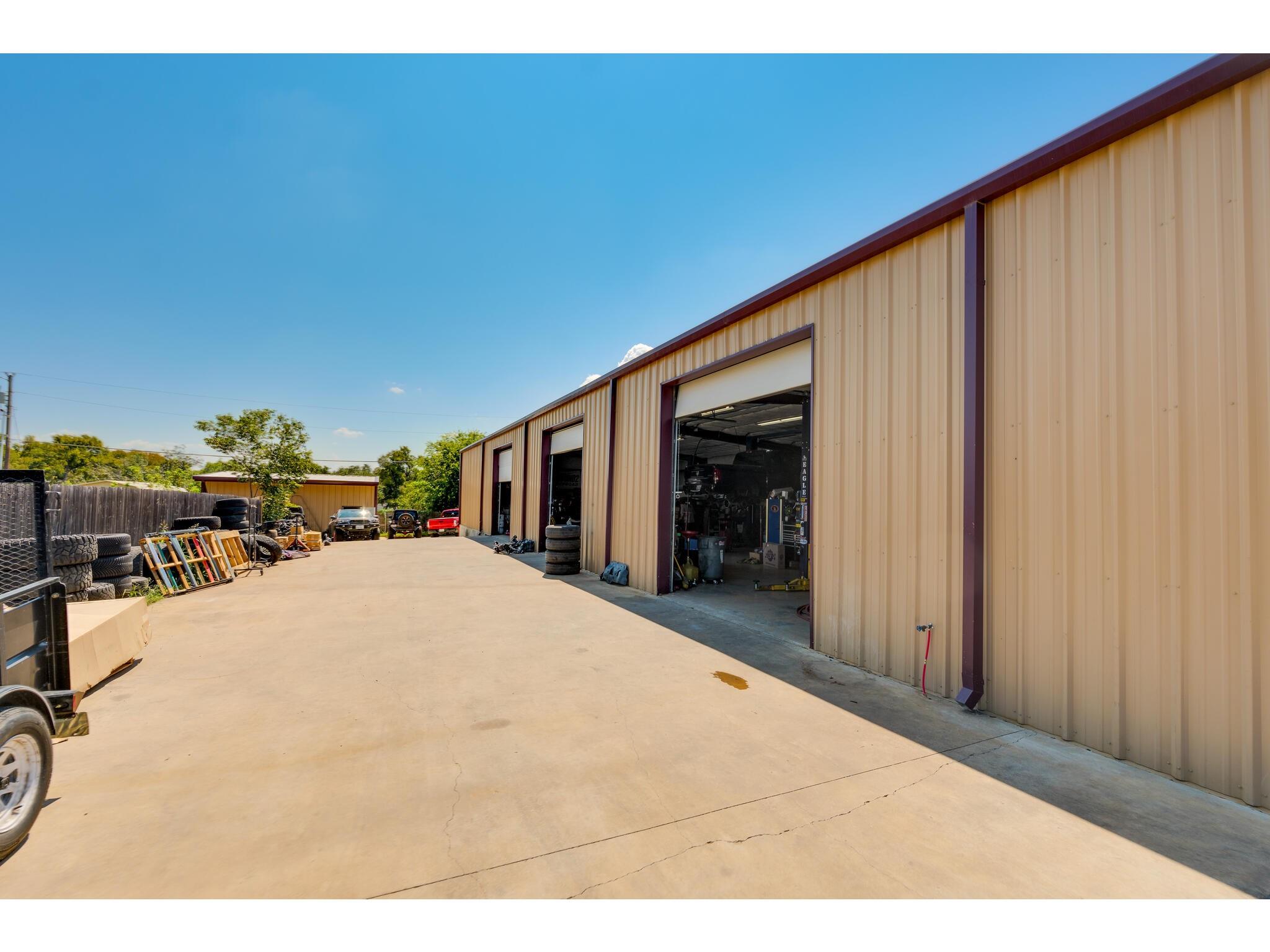 Image 32 of 40 For 1612 Shenandoah Dr