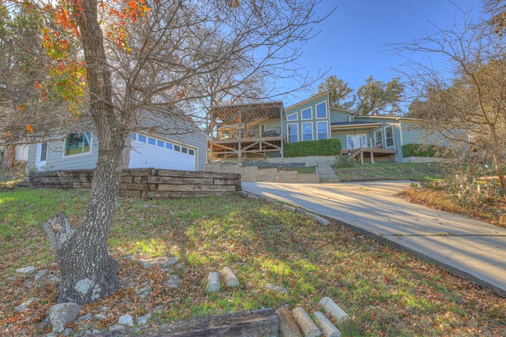 Image 3 of 40 For 1518 Lakeside Dr W