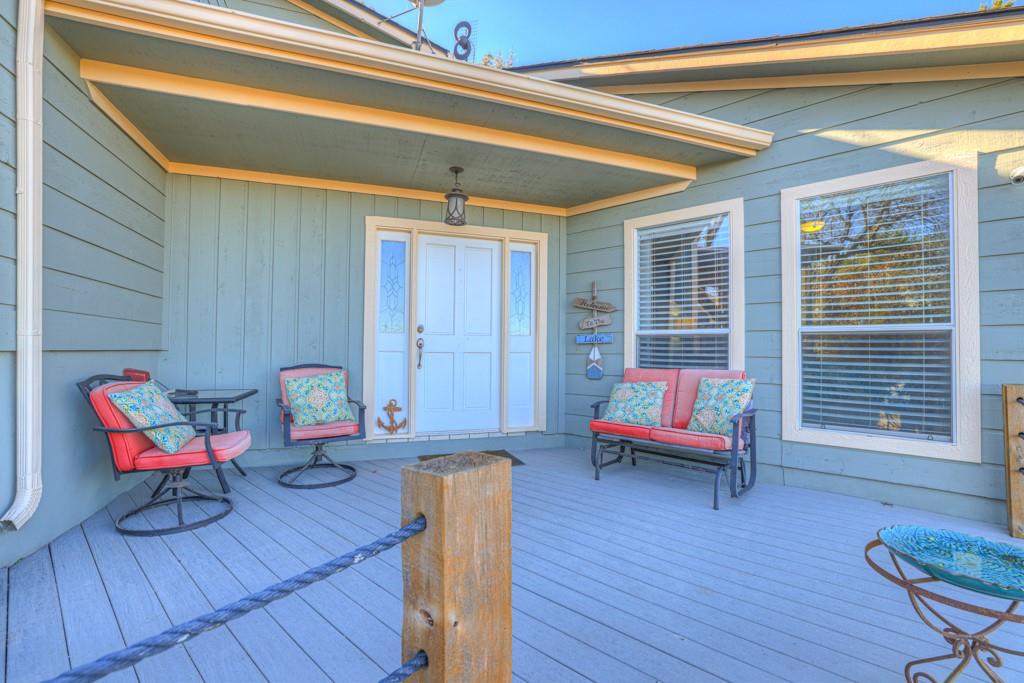 Image 4 of 40 For 1518 Lakeside Dr W