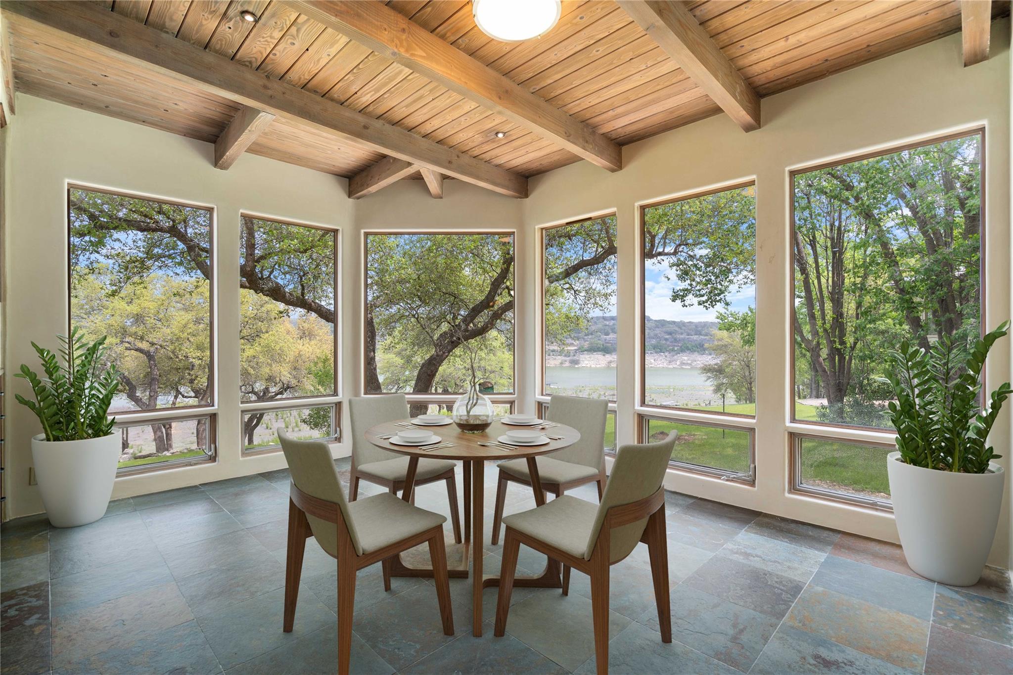 Image 11 of 24 For 24736 Travis Lakeside Cv