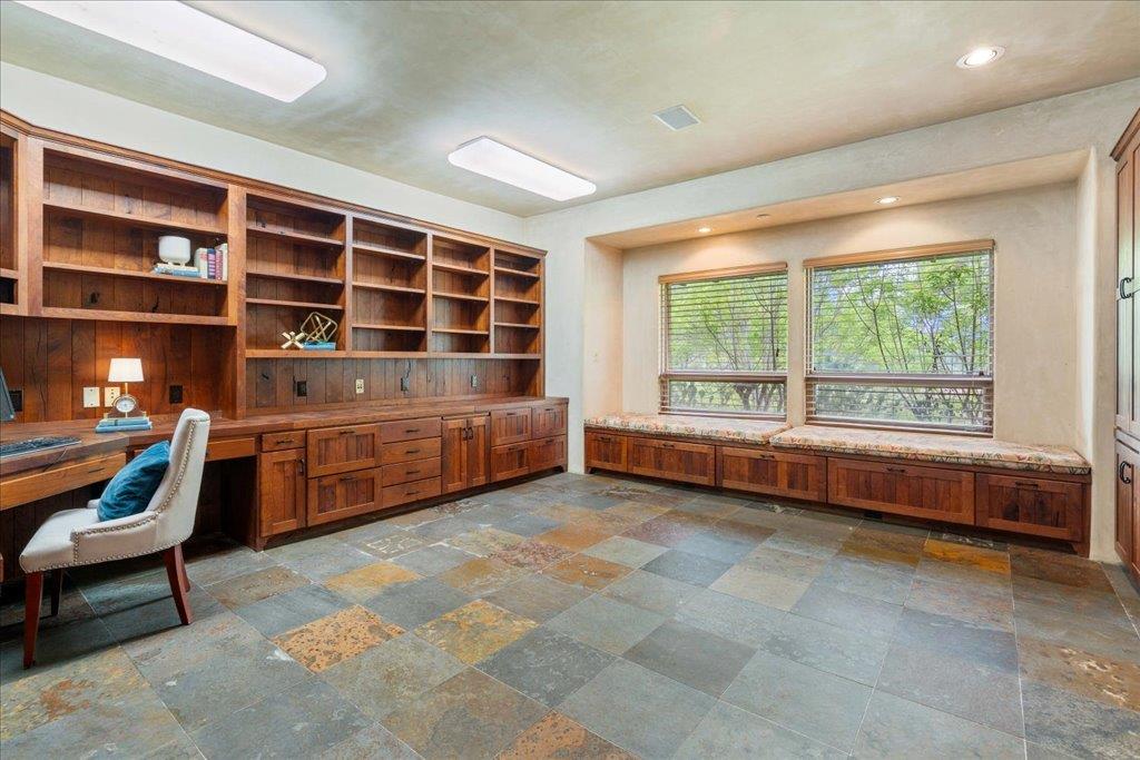 Image 16 of 24 For 24736 Travis Lakeside Cv