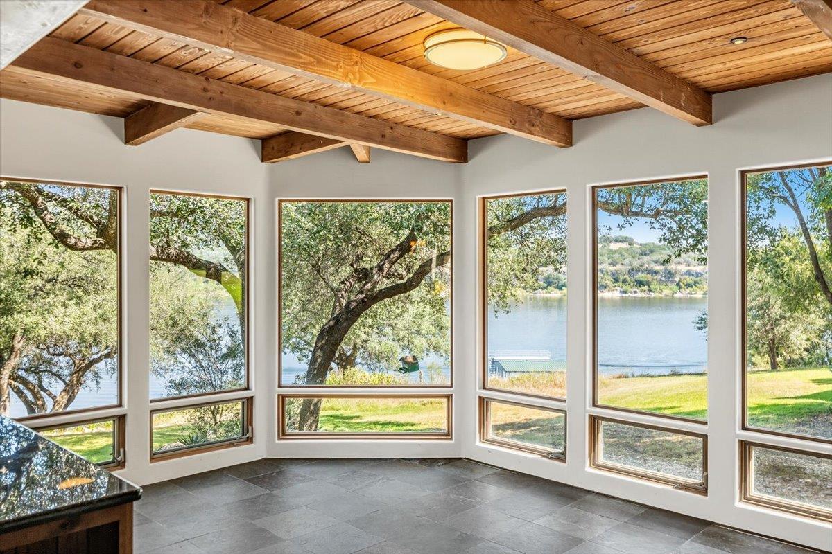 Image 2 of 24 For 24736 Travis Lakeside Cv