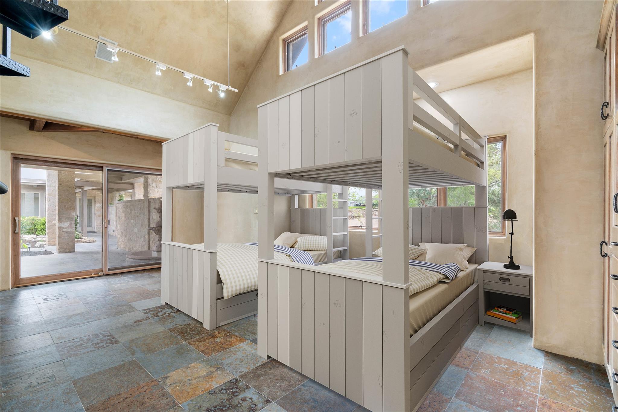 Image 20 of 24 For 24736 Travis Lakeside Cv