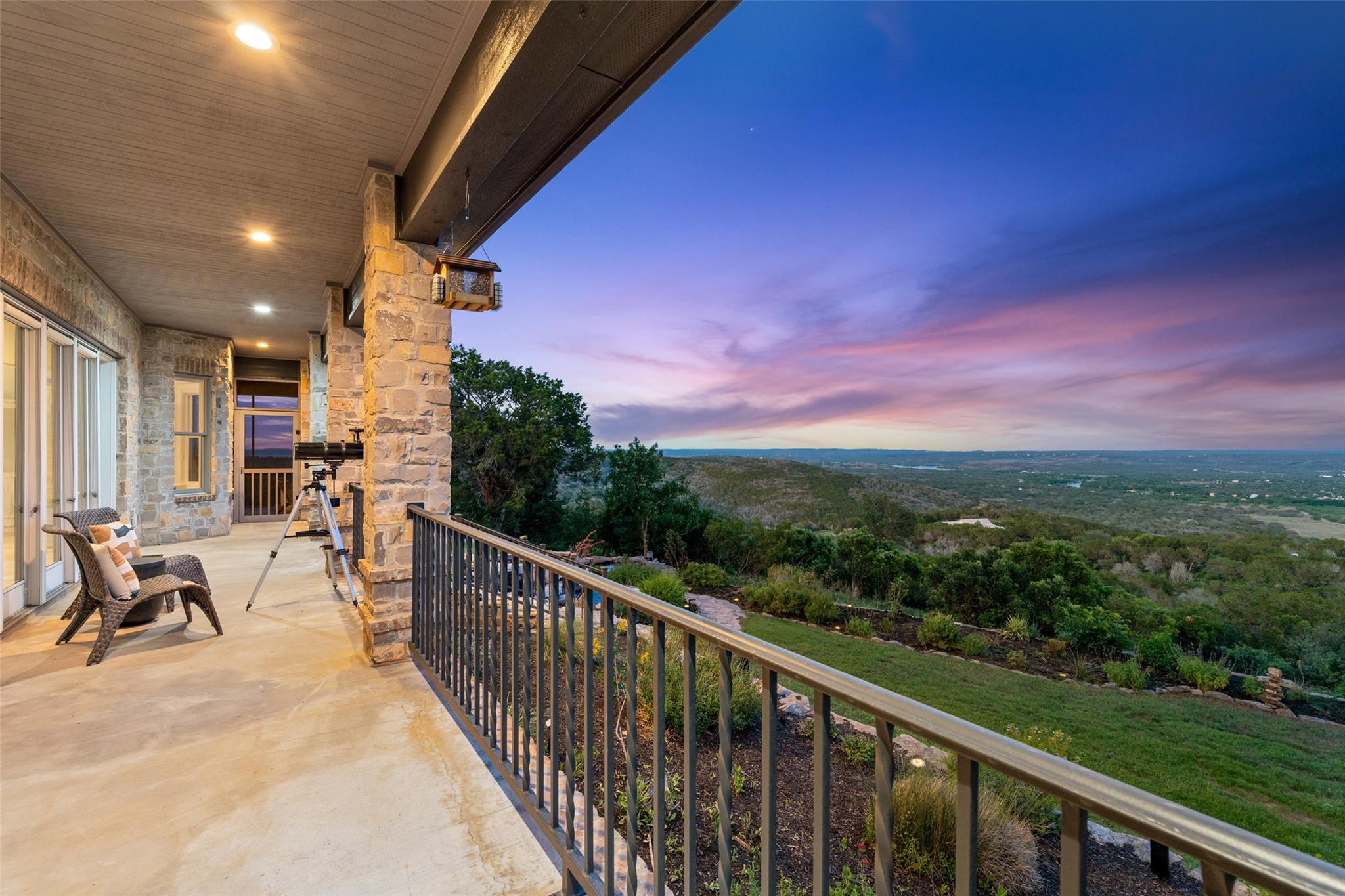 Image 10 of 40 For 1071 Escalar Dr