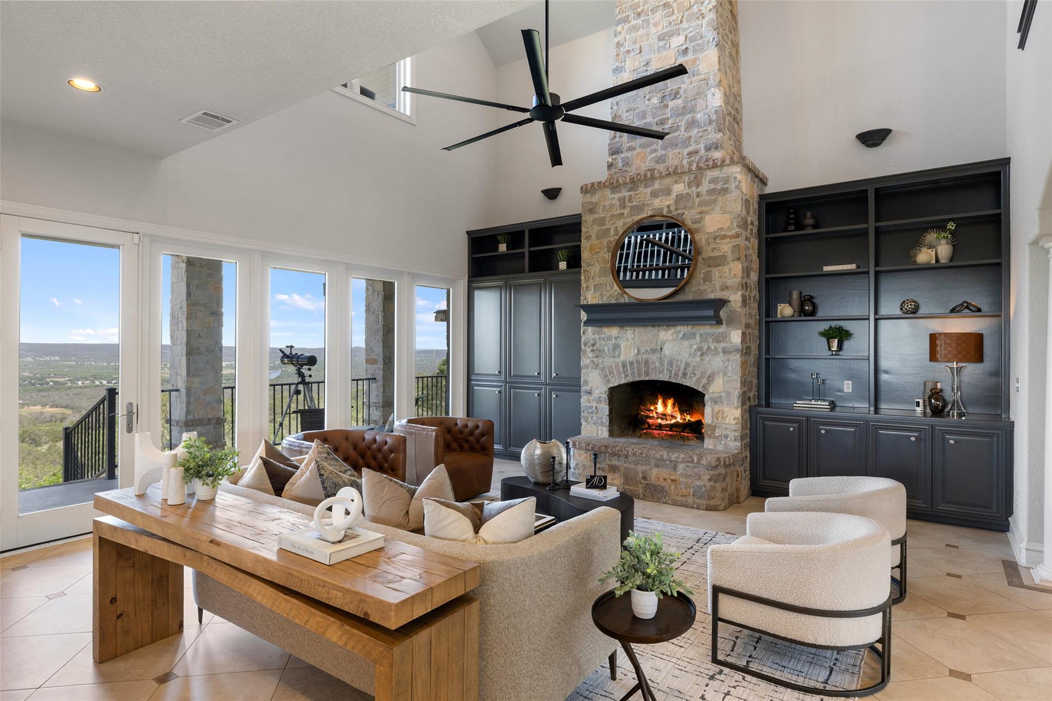 Image 17 of 40 For 1071 Escalar Dr