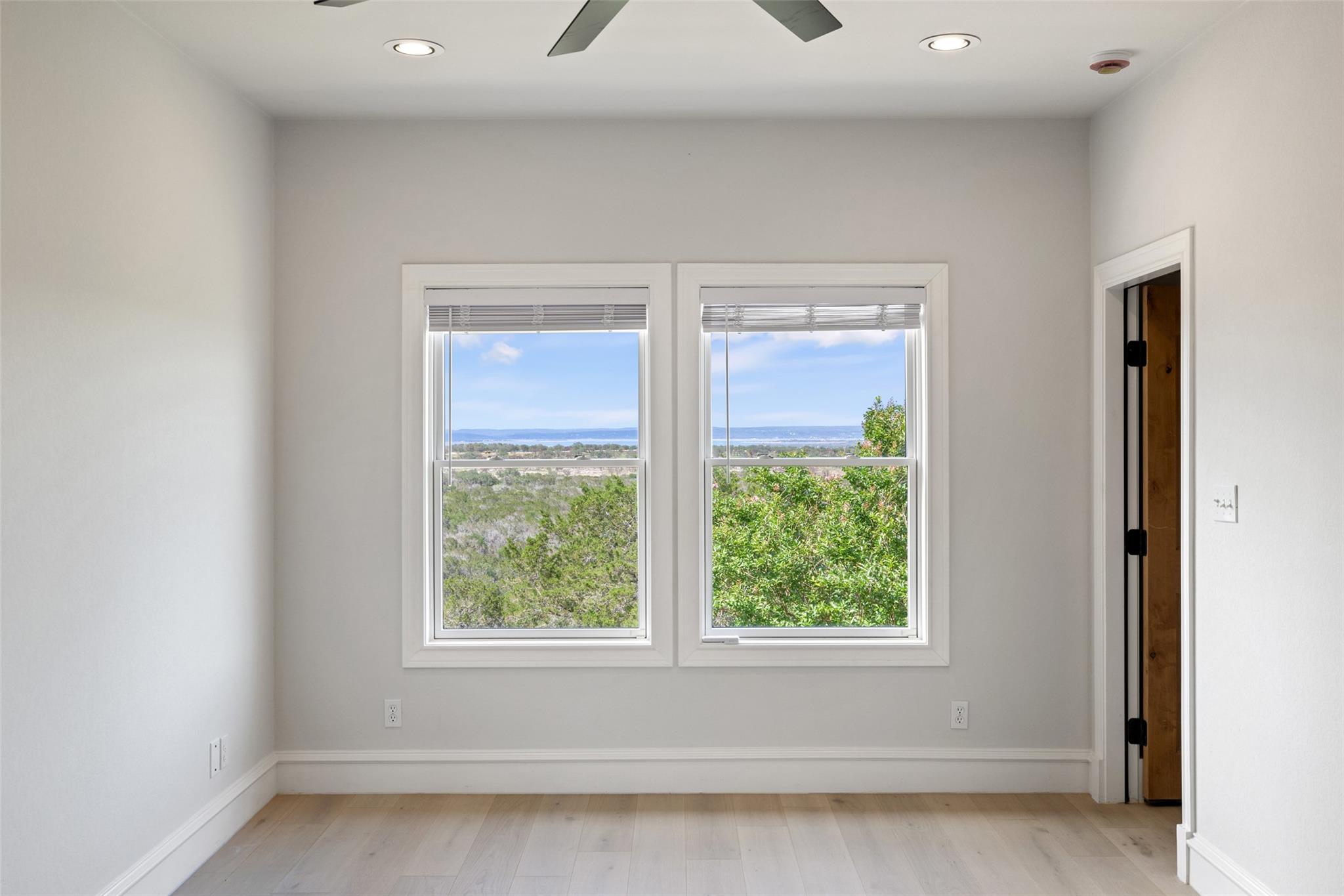 Image 30 of 40 For 1071 Escalar Dr