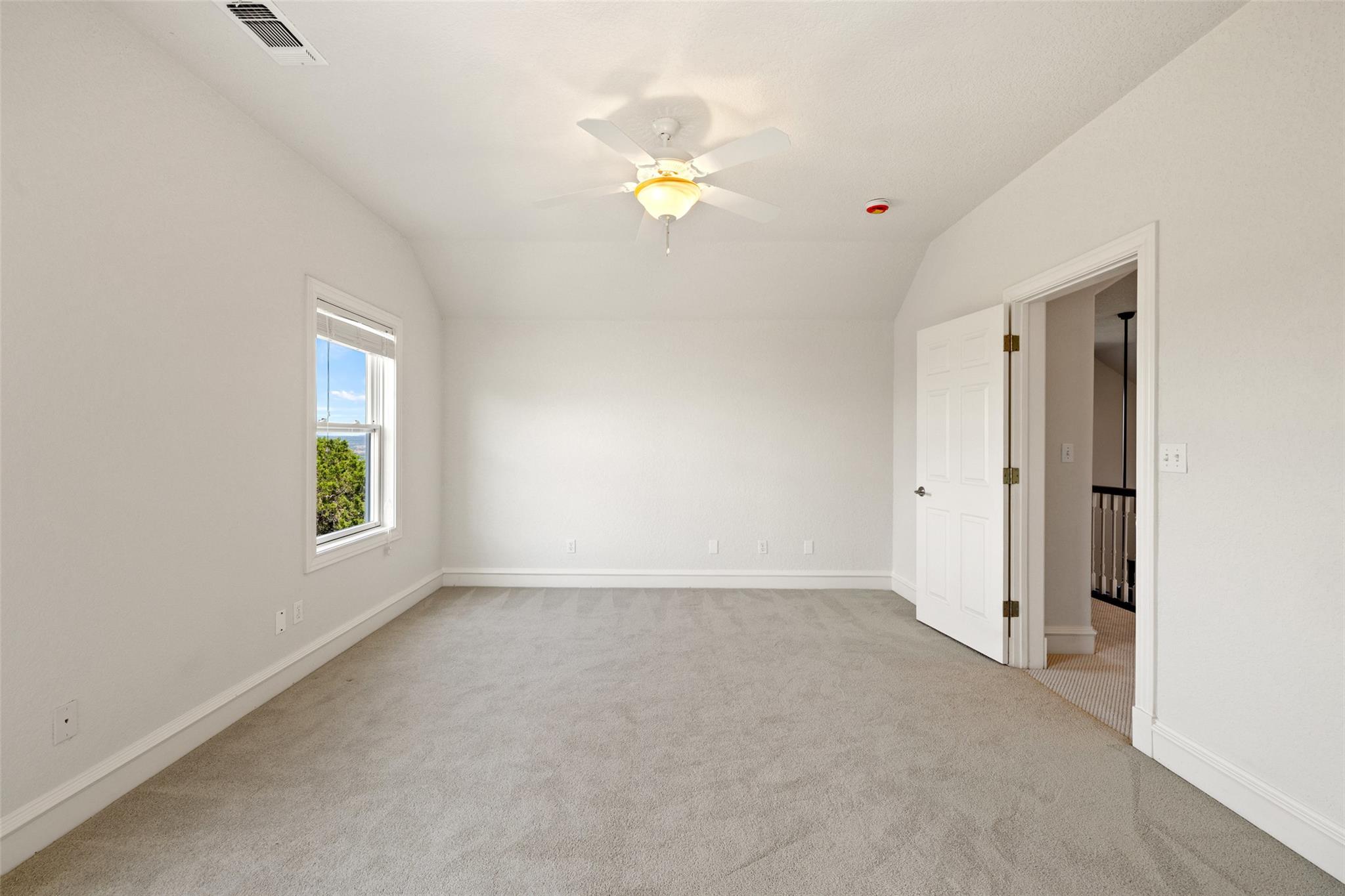 Image 32 of 40 For 1071 Escalar Dr