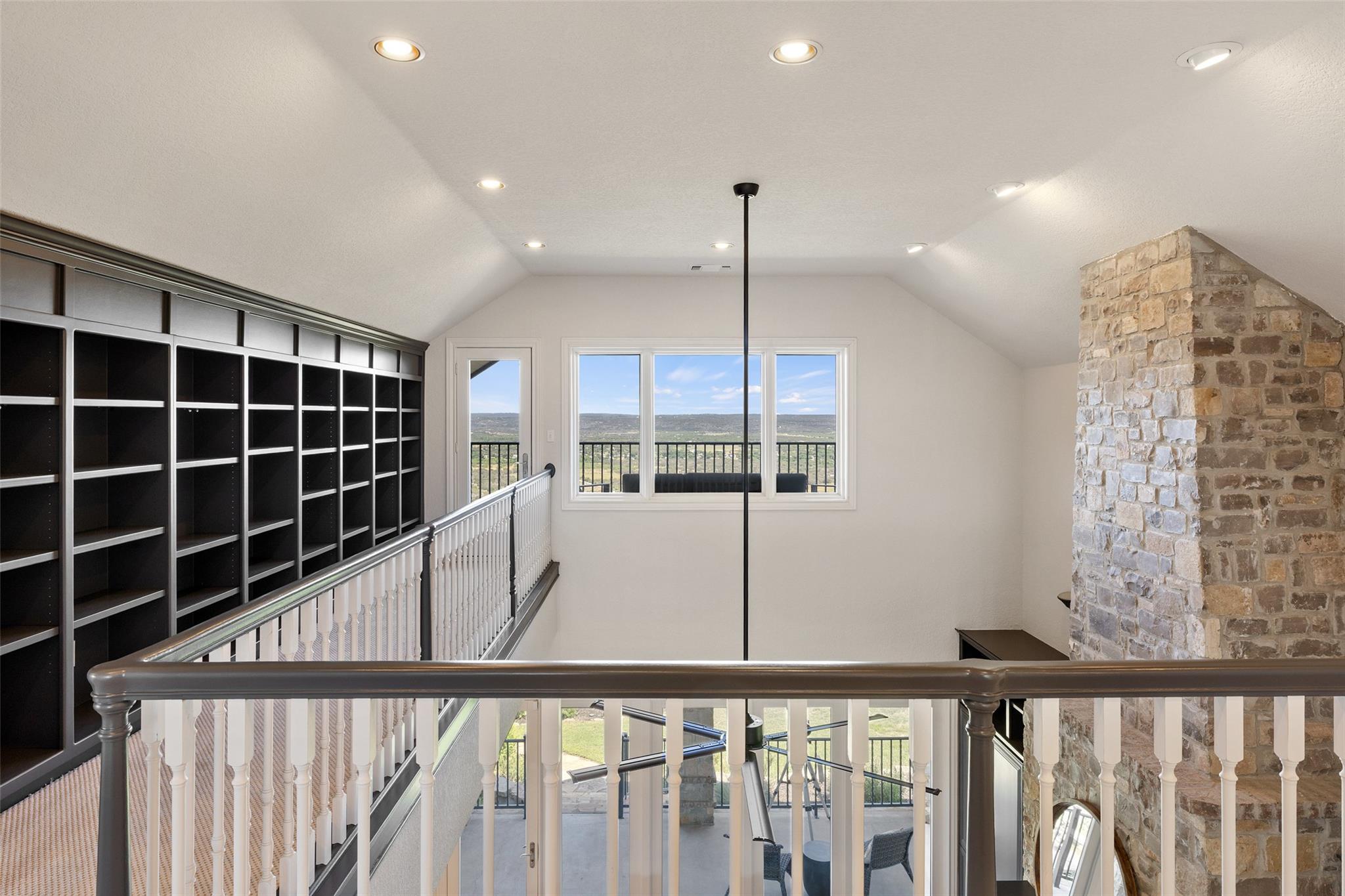 Image 33 of 40 For 1071 Escalar Dr