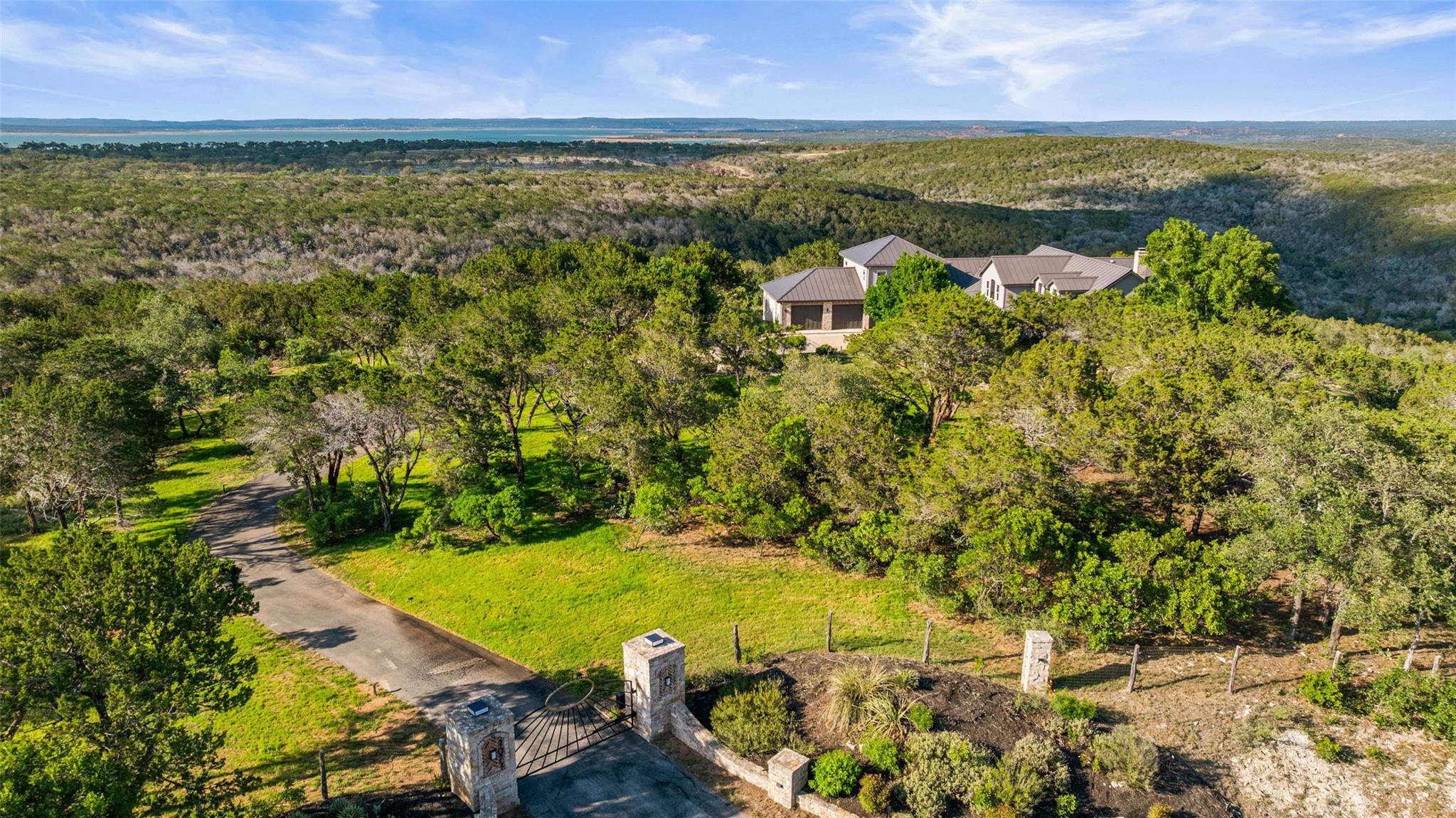 Image 34 of 40 For 1071 Escalar Dr