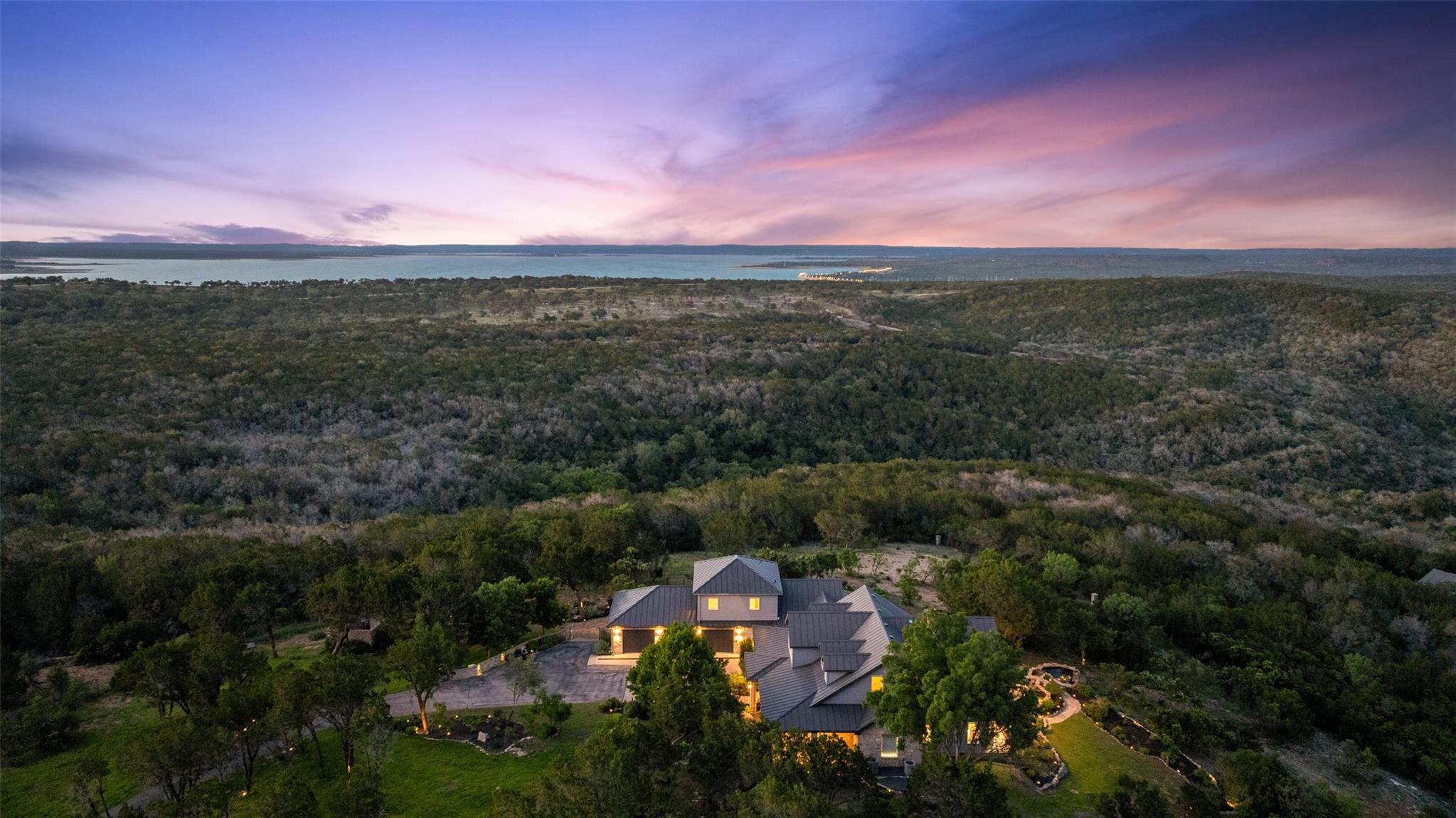 Image 7 of 40 For 1071 Escalar Dr