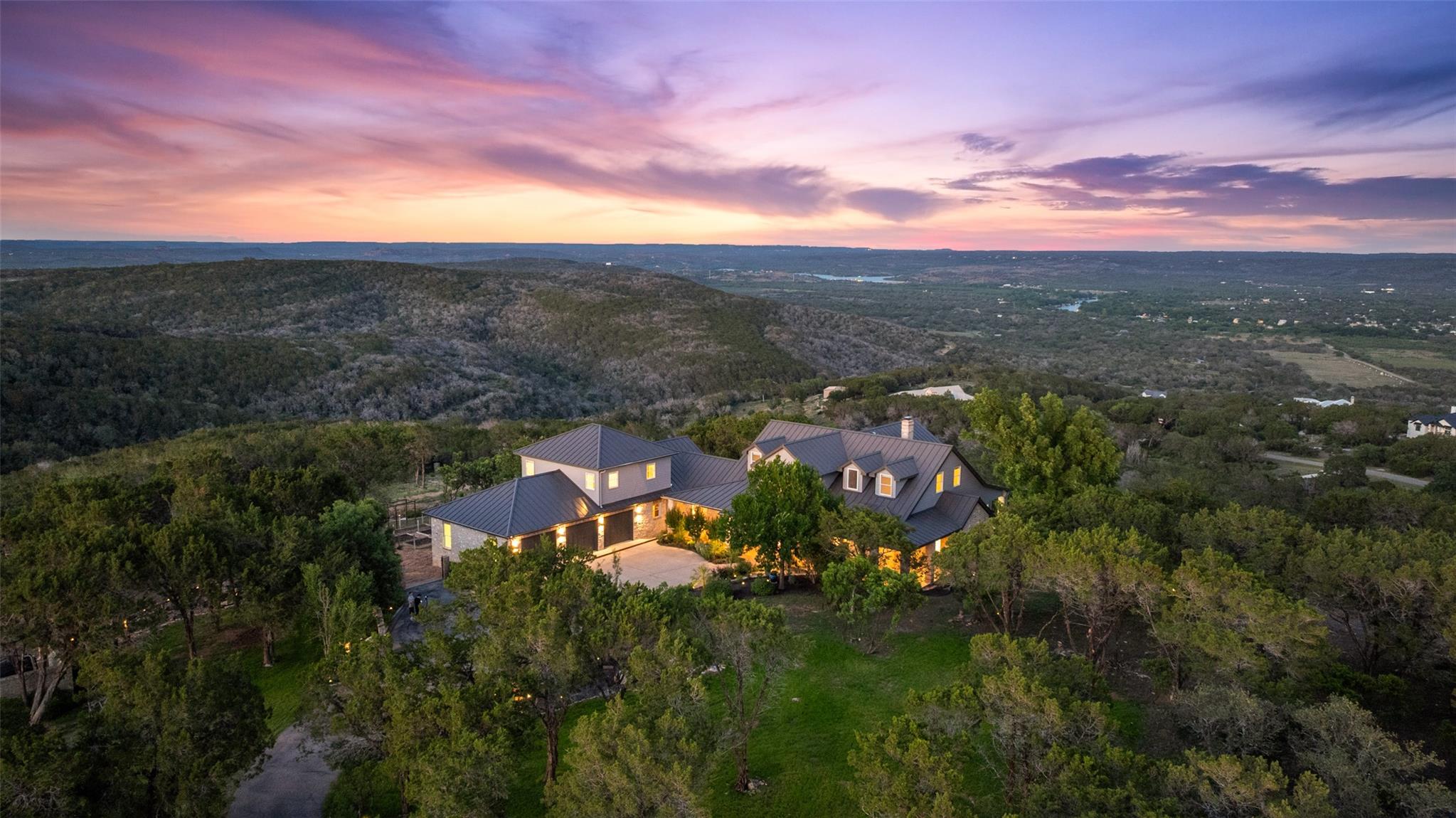 Image 8 of 40 For 1071 Escalar Dr