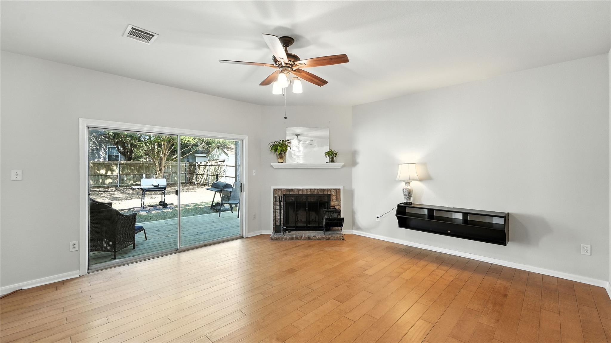 Image 10 of 29 For 2028 Heaton Hall Dr