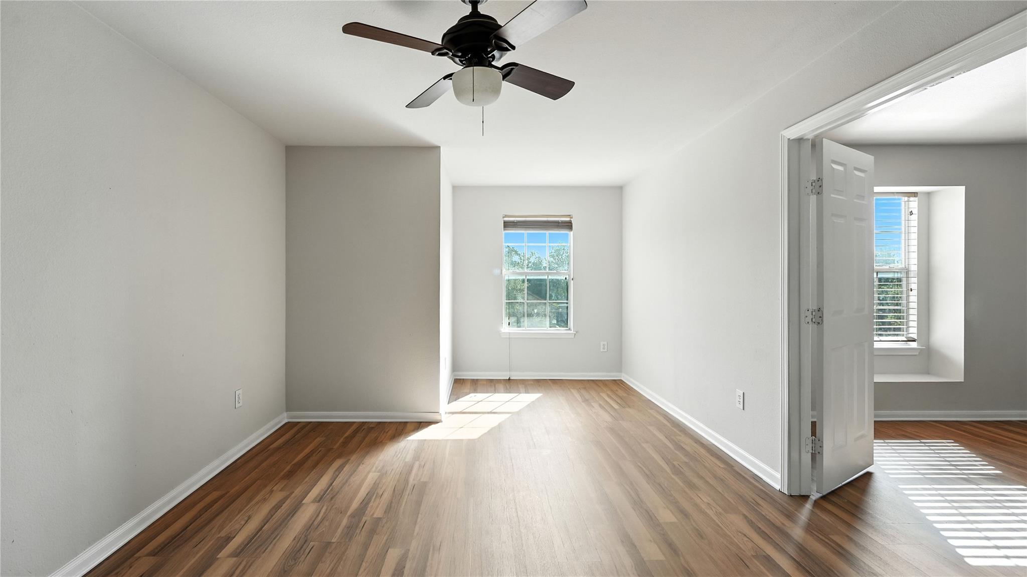 Image 11 of 29 For 2028 Heaton Hall Dr