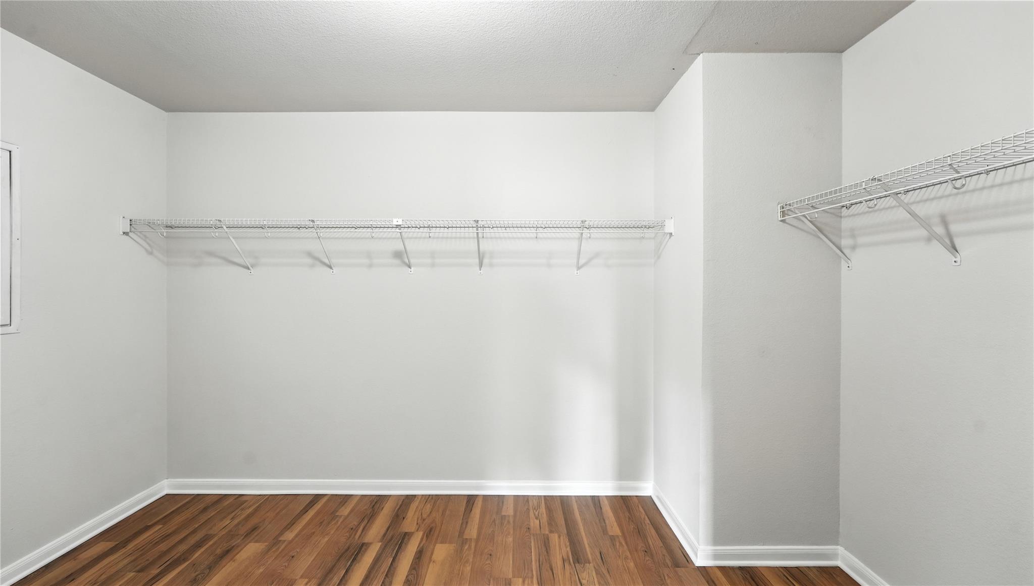 Image 16 of 29 For 2028 Heaton Hall Dr