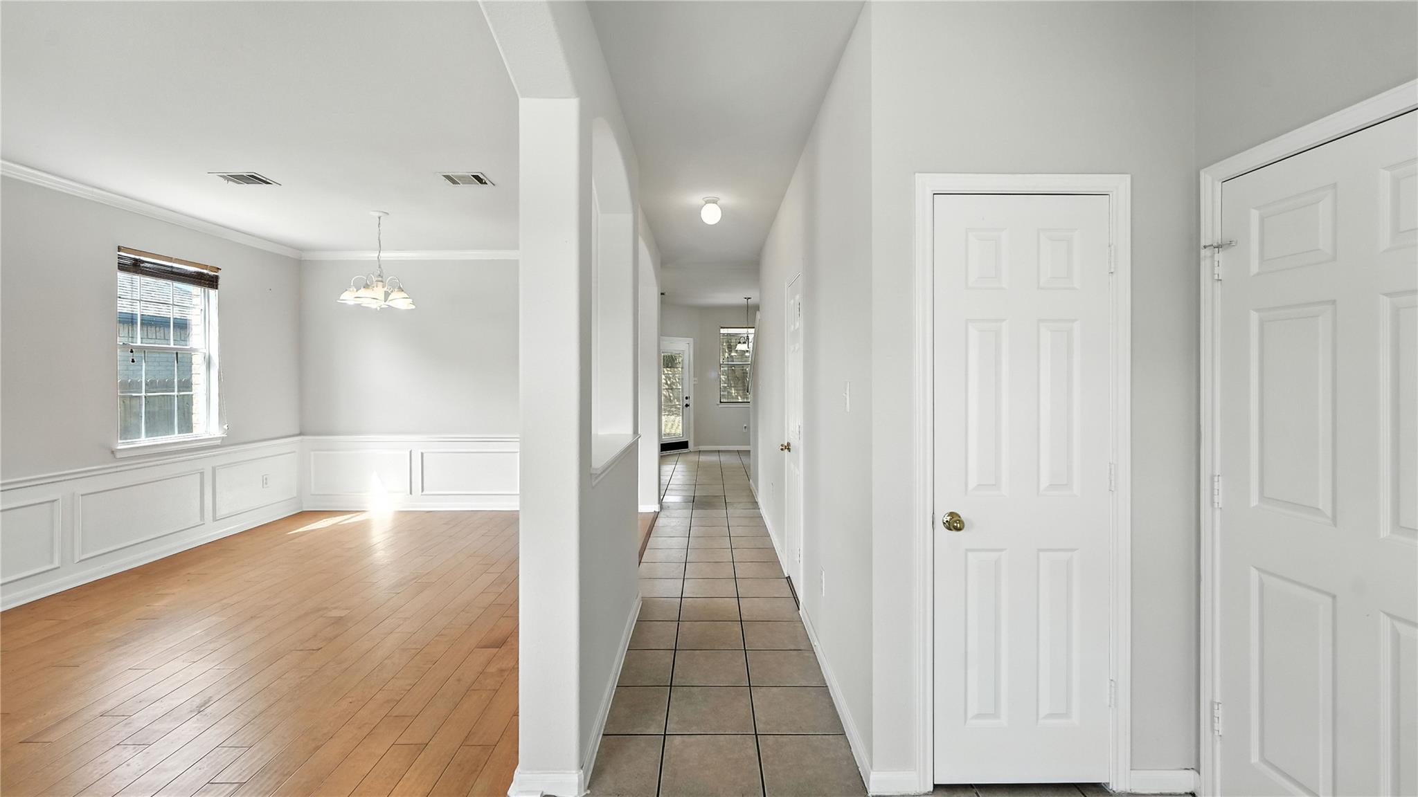 Image 2 of 29 For 2028 Heaton Hall Dr