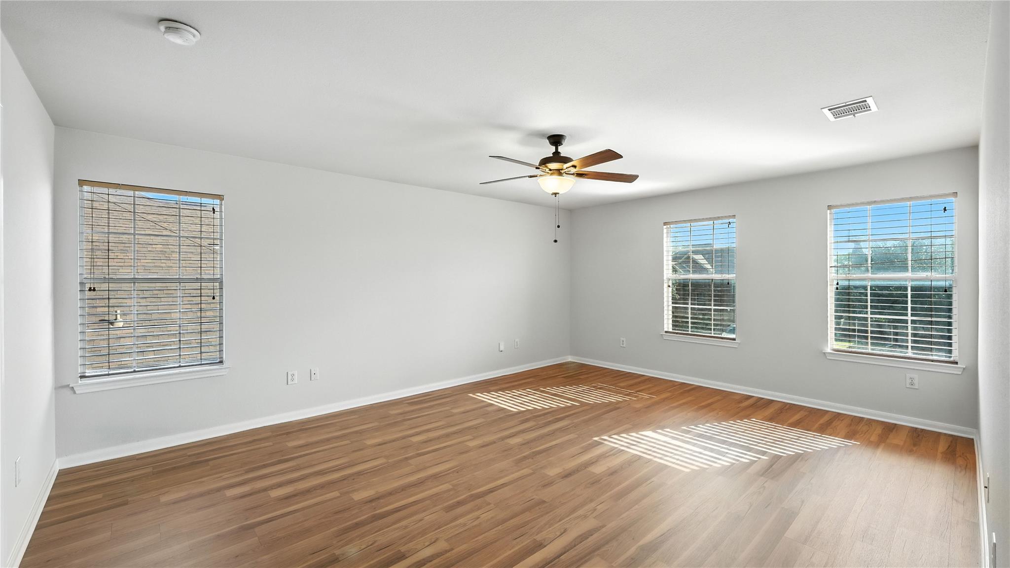 Image 20 of 29 For 2028 Heaton Hall Dr