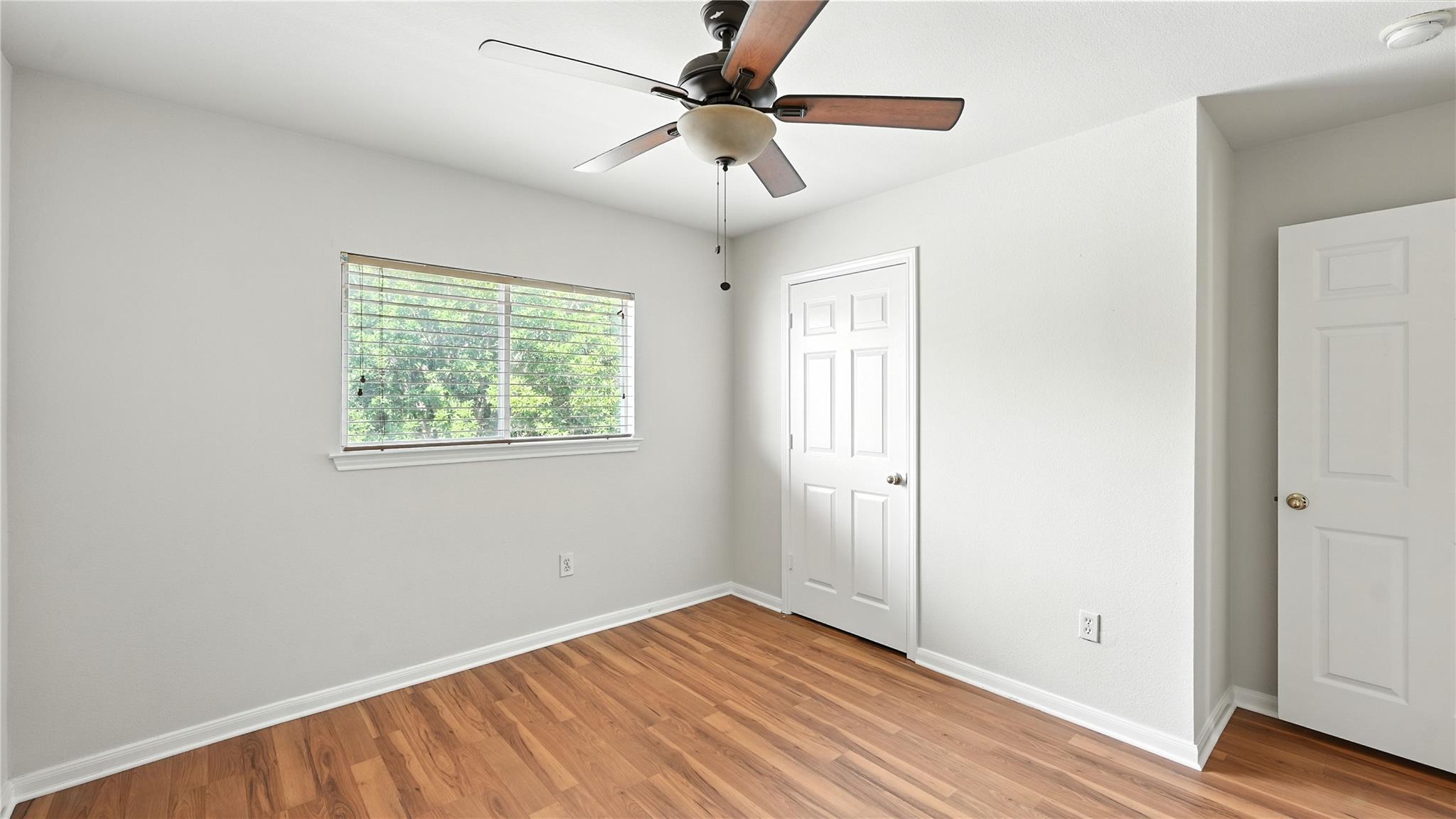 Image 21 of 29 For 2028 Heaton Hall Dr