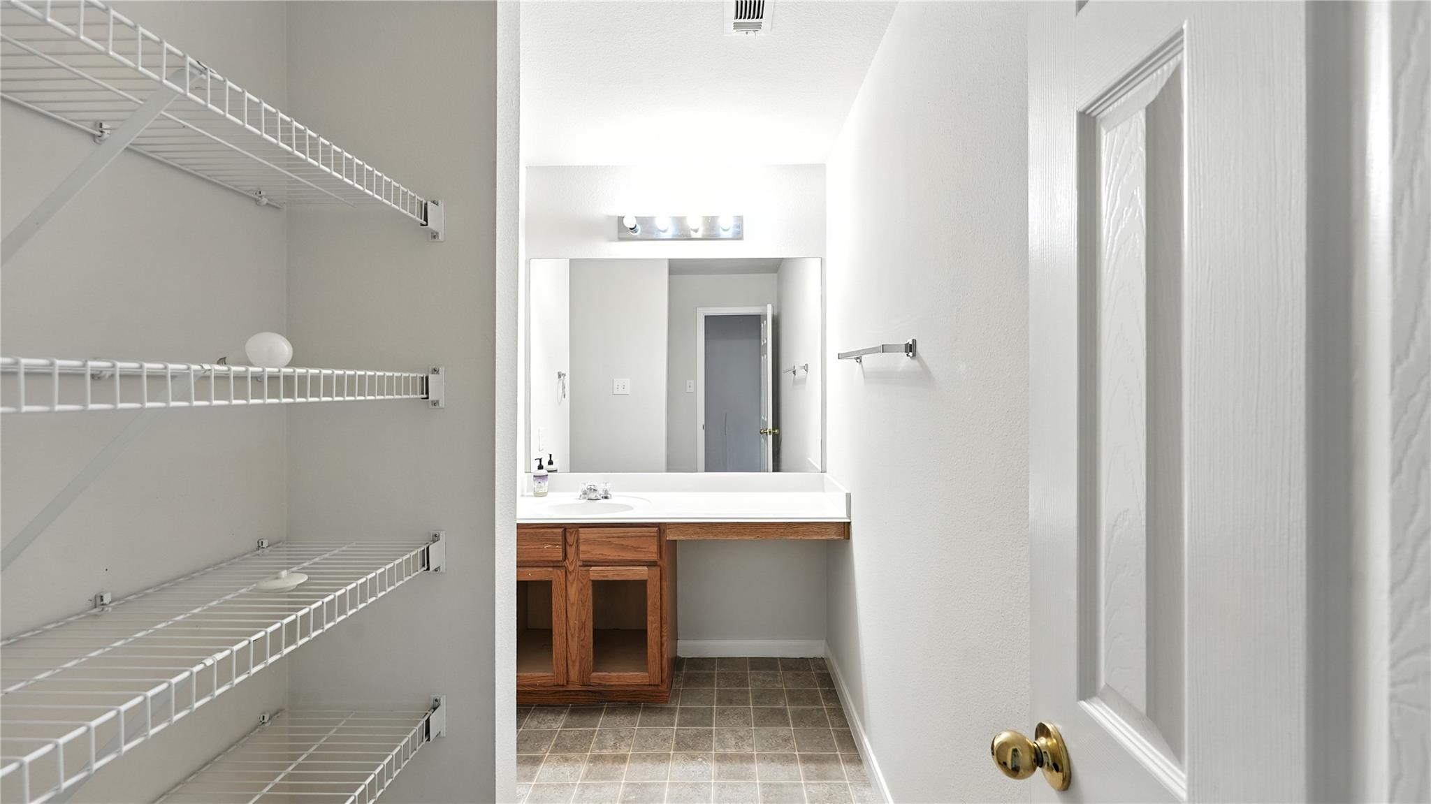 Image 23 of 29 For 2028 Heaton Hall Dr