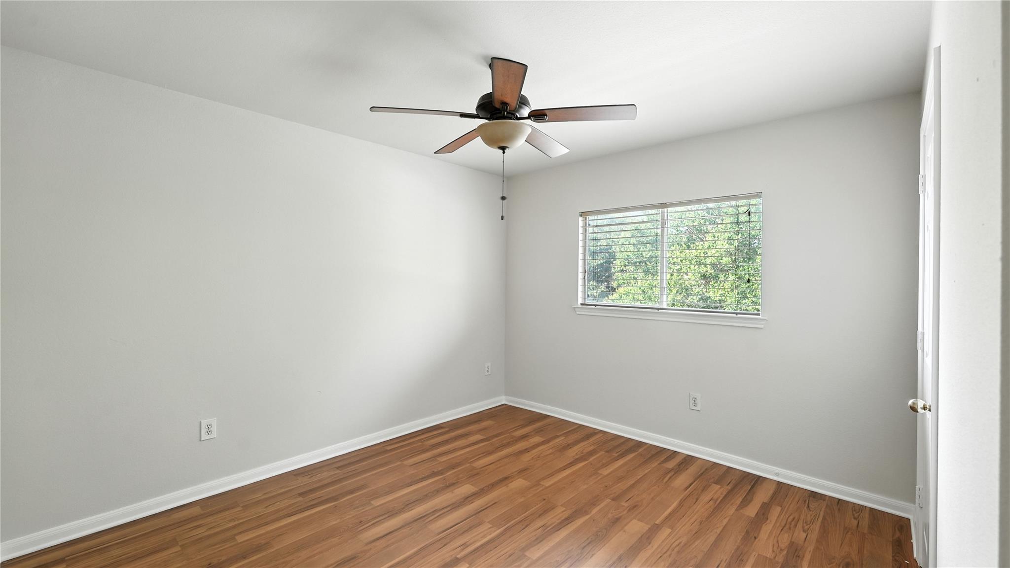 Image 24 of 29 For 2028 Heaton Hall Dr