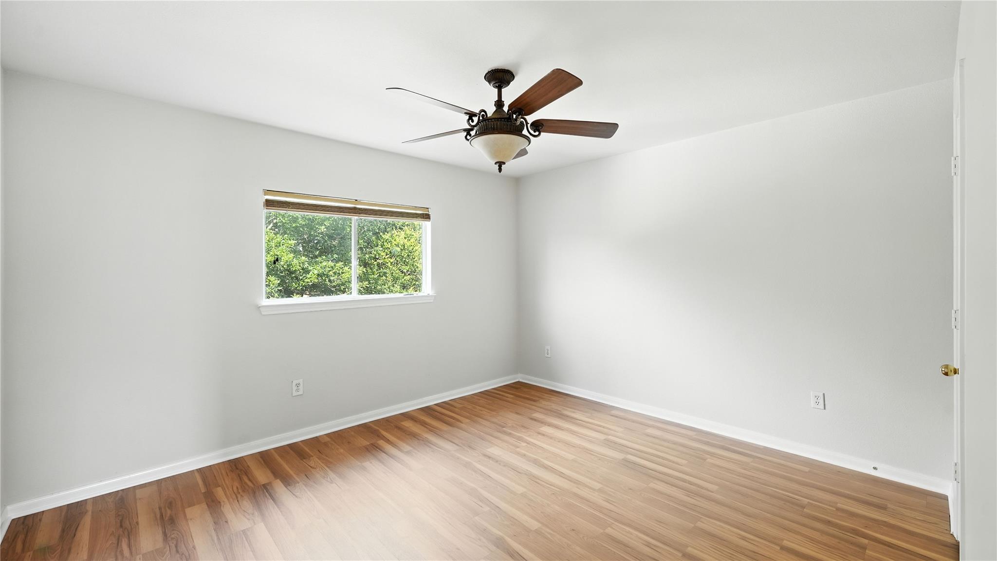 Image 25 of 29 For 2028 Heaton Hall Dr