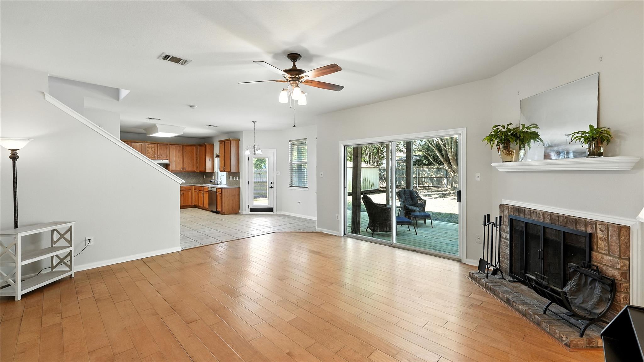 Image 9 of 29 For 2028 Heaton Hall Dr