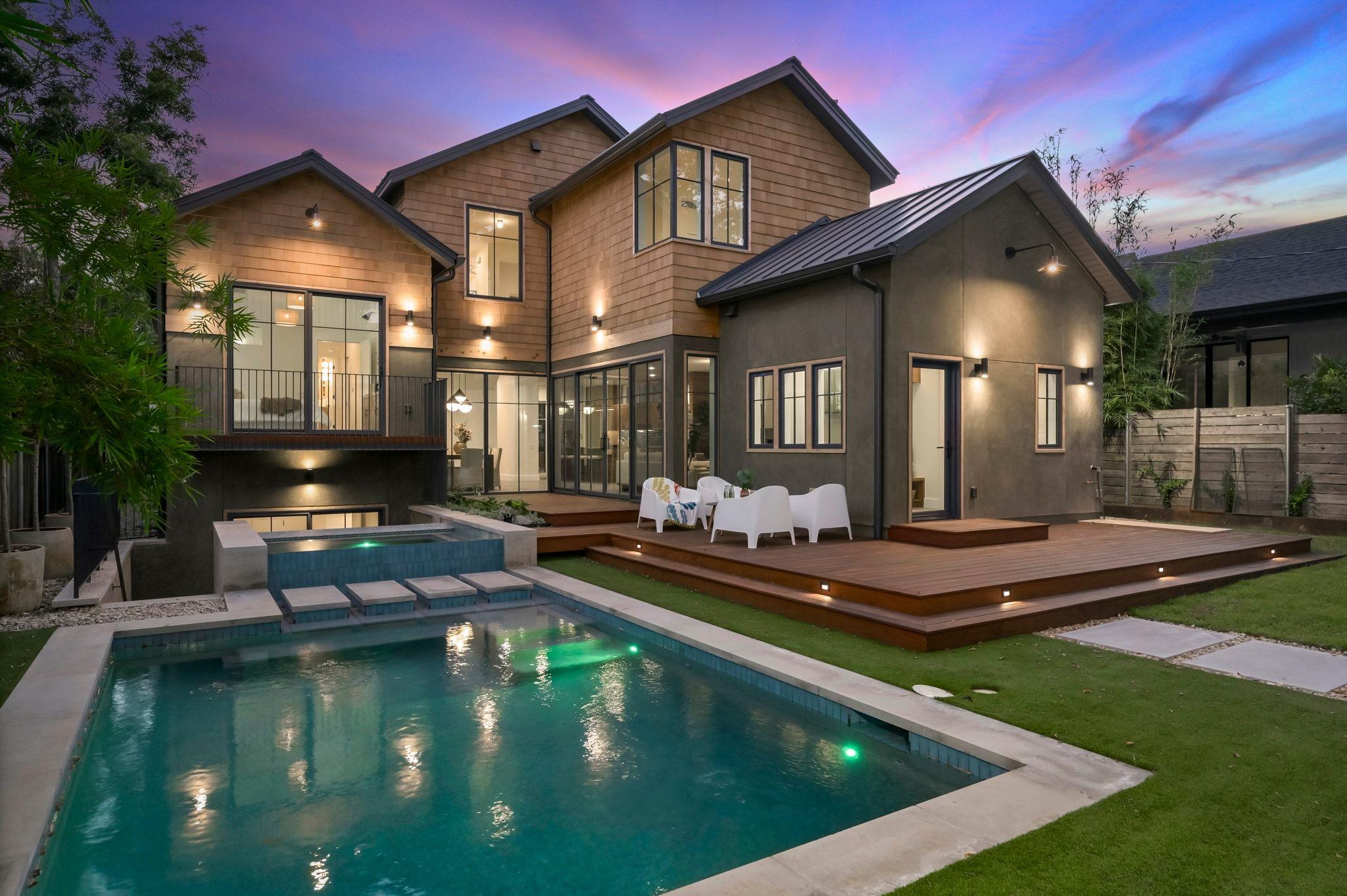 Image 2 of 39 For 706 Johanna St