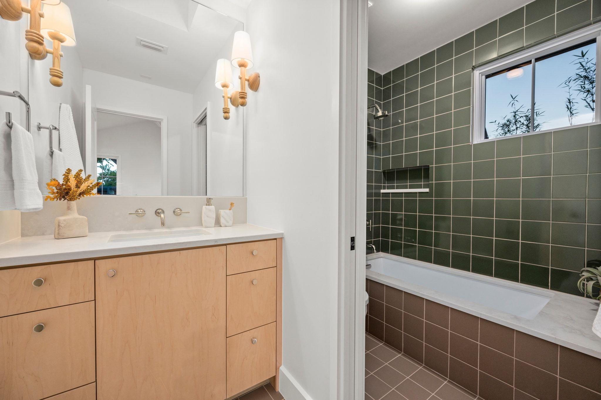 Image 23 of 39 For 706 Johanna St