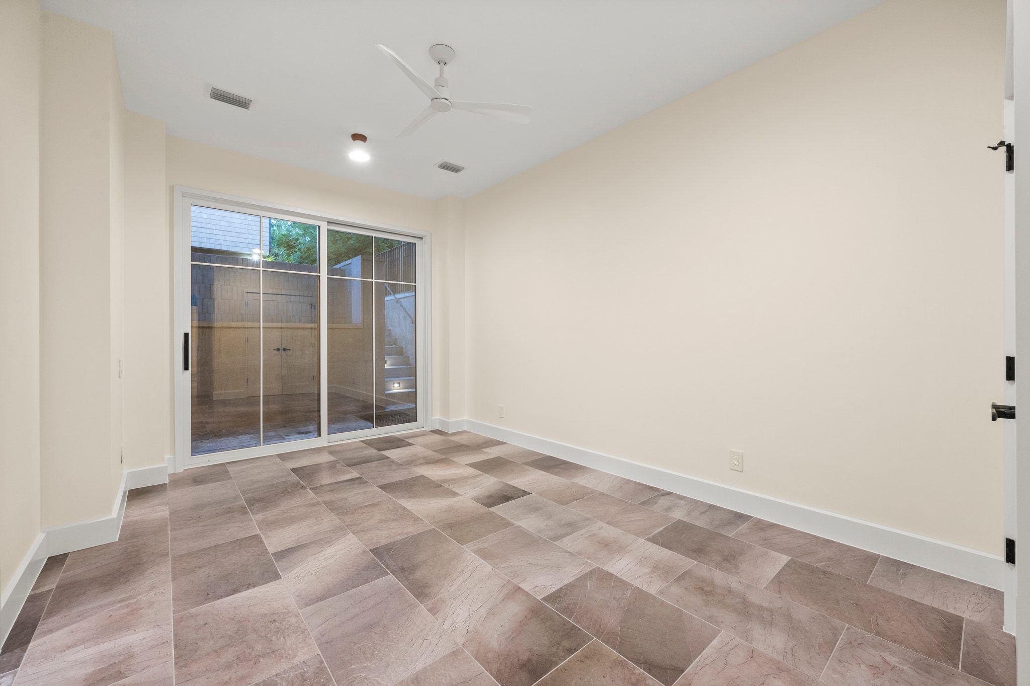 Image 26 of 39 For 706 Johanna St