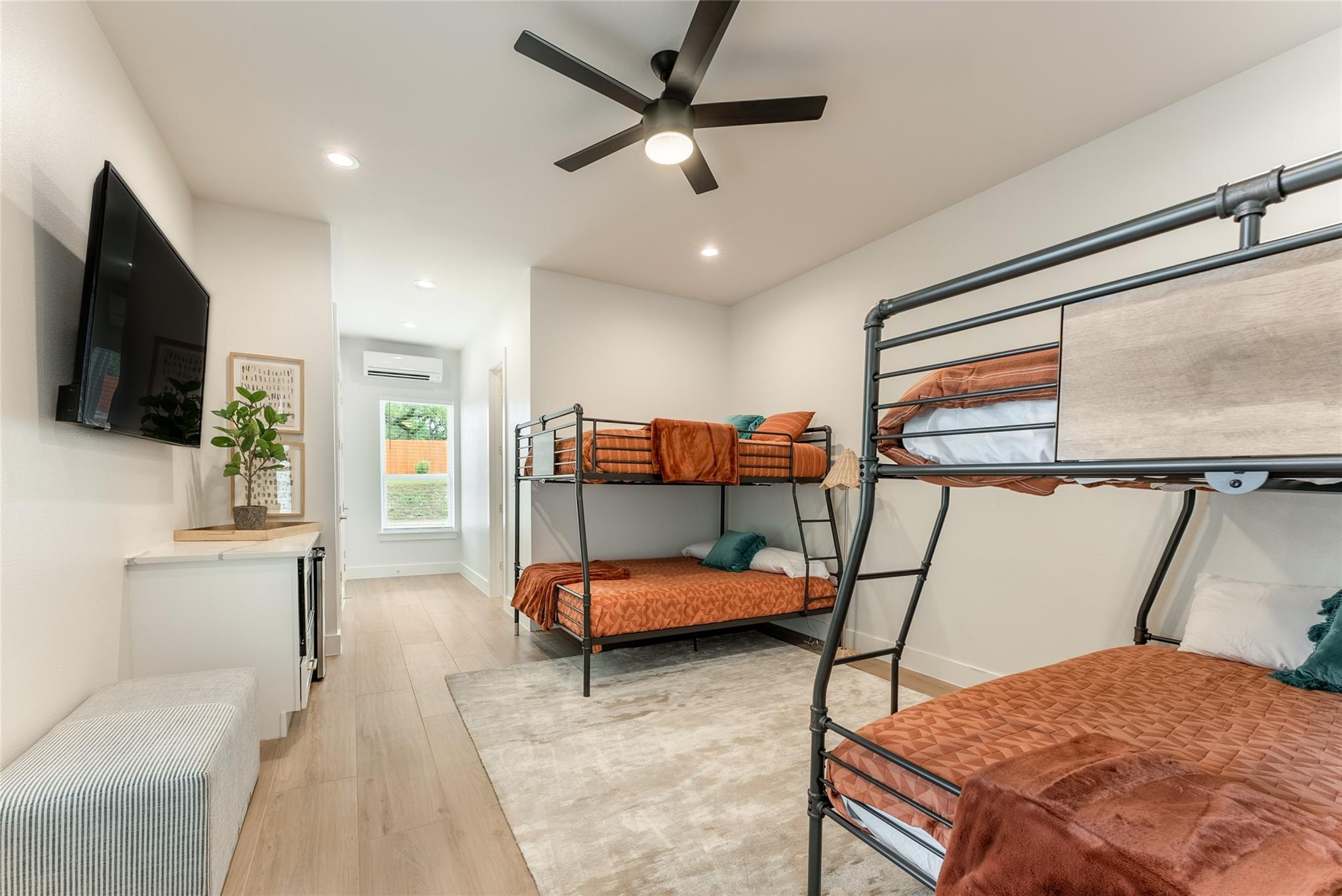 Image 32 of 40 For 12605 Fitzhugh Rd