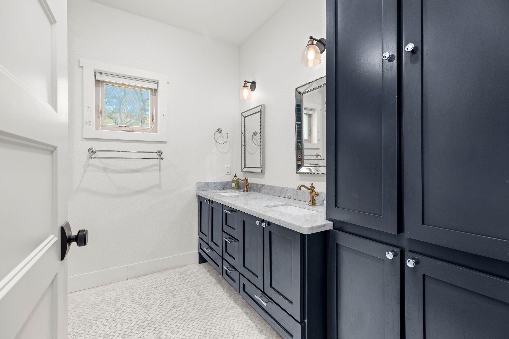 Image 16 of 35 For 684 Big Shades Rd