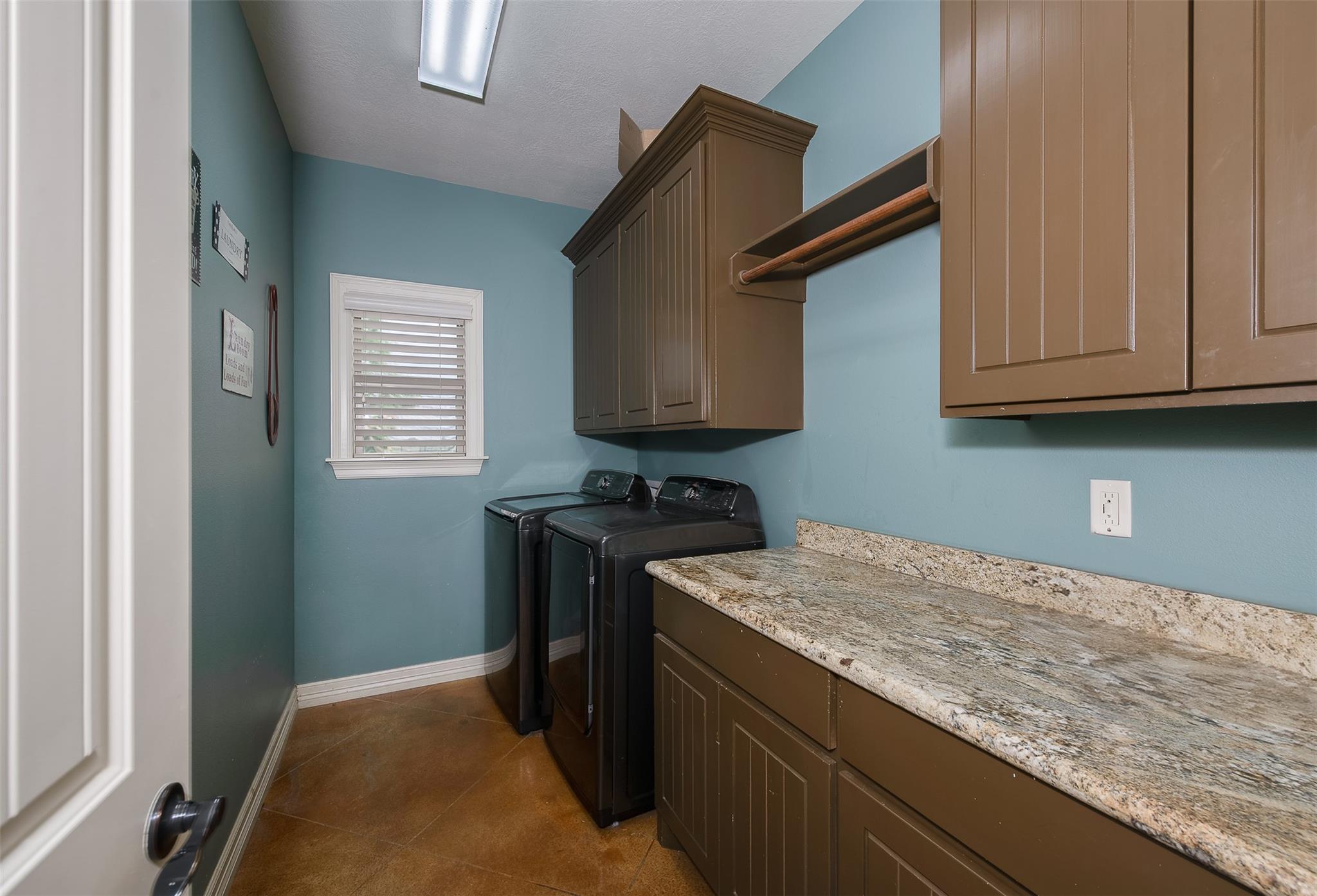 Image 14 of 39 For 2543 Fm 975  