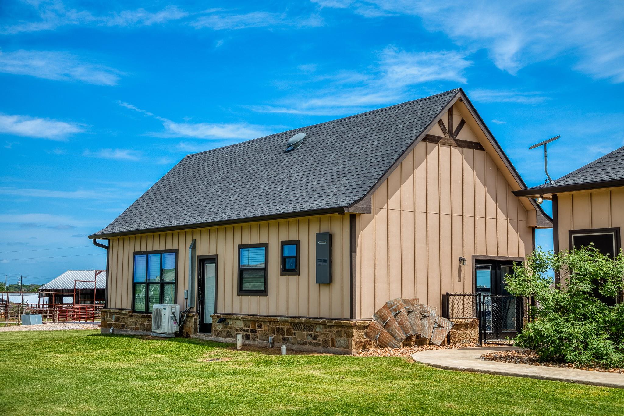 Image 23 of 39 For 2543 Fm 975  