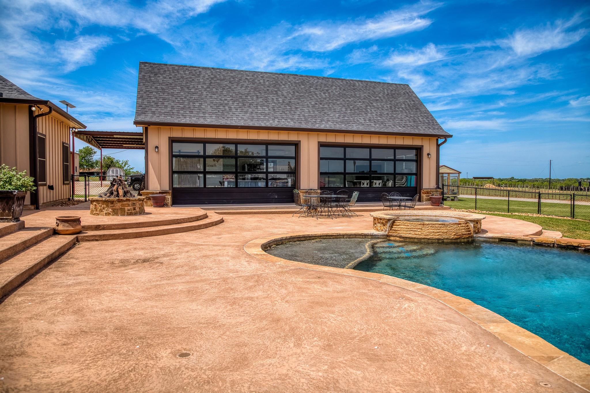 Image 24 of 39 For 2543 Fm 975  