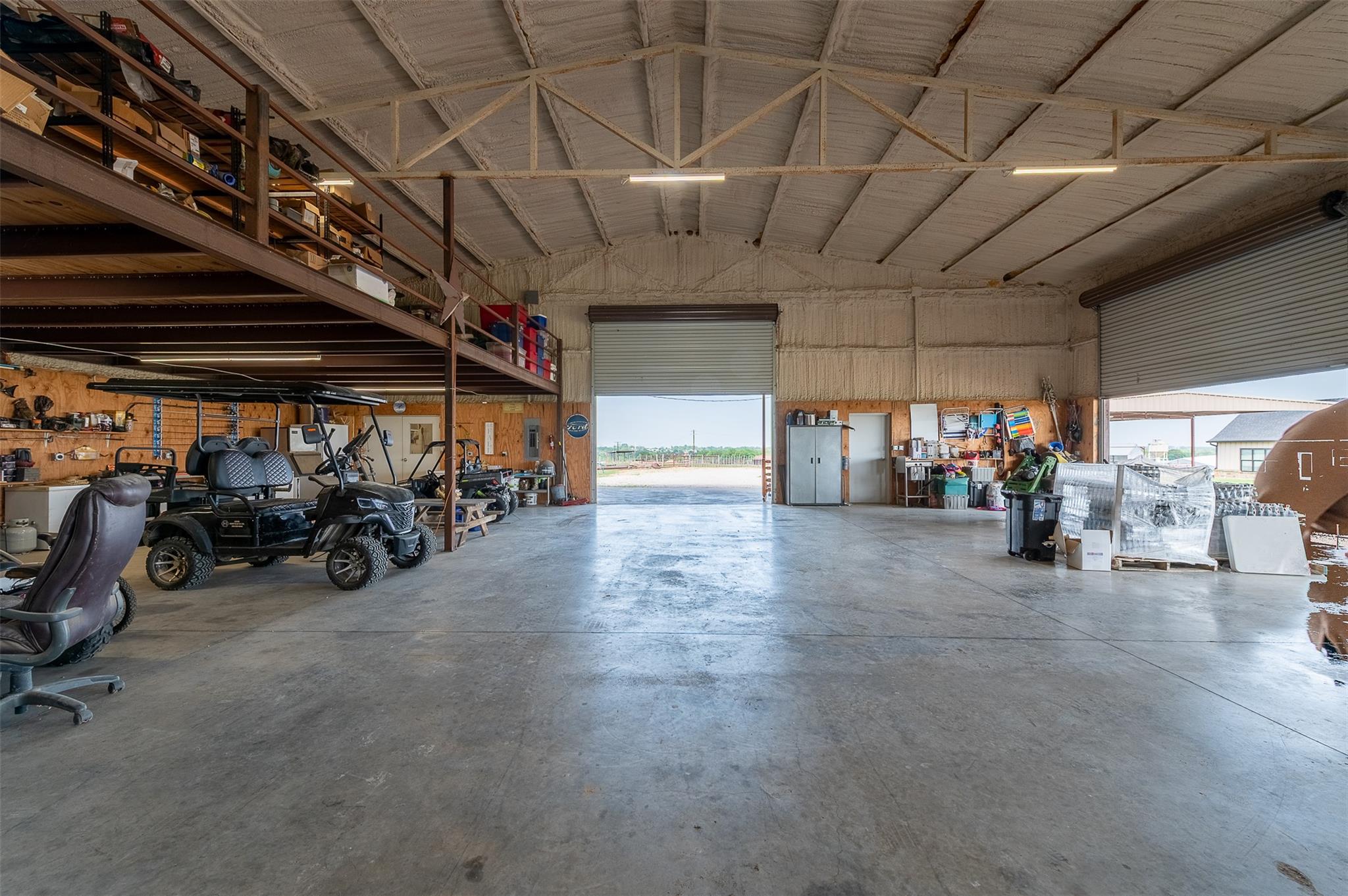 Image 33 of 39 For 2543 Fm 975  