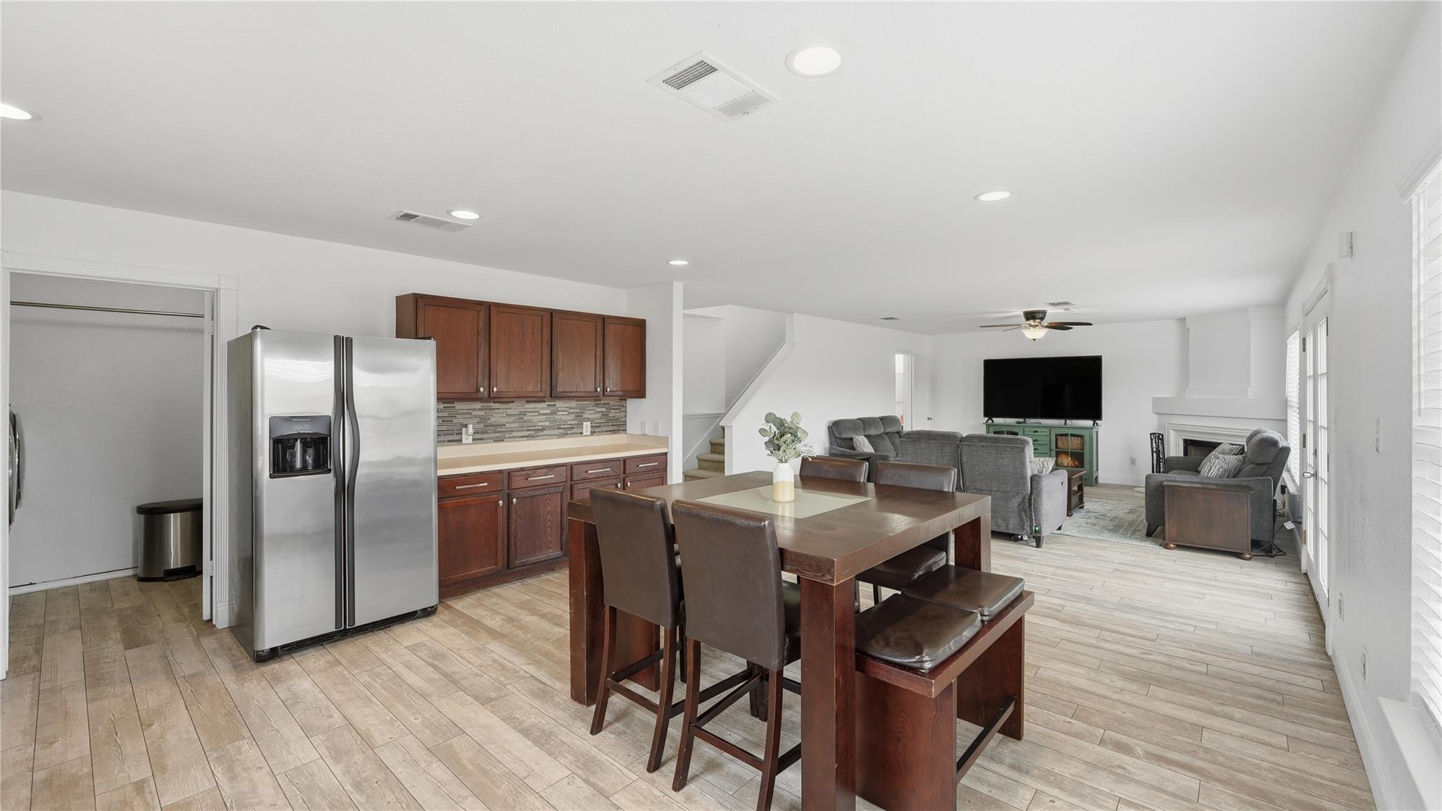 Image 10 of 40 For 585 Siebert Dr