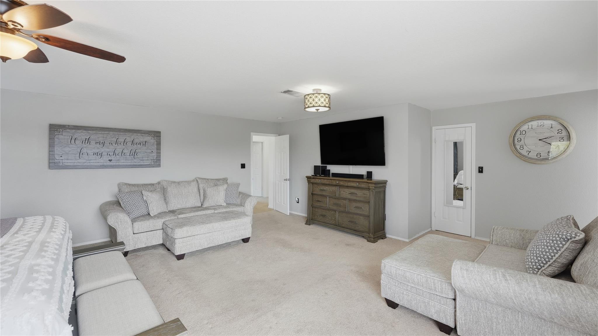 Image 23 of 40 For 585 Siebert Dr