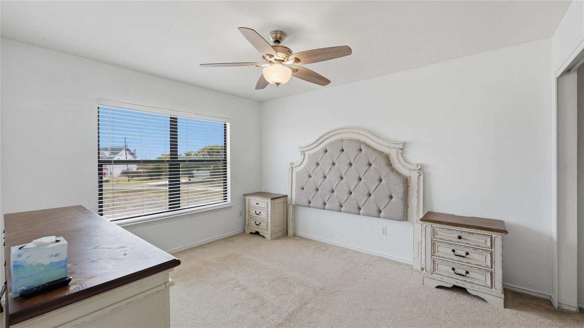 Image 28 of 40 For 585 Siebert Dr