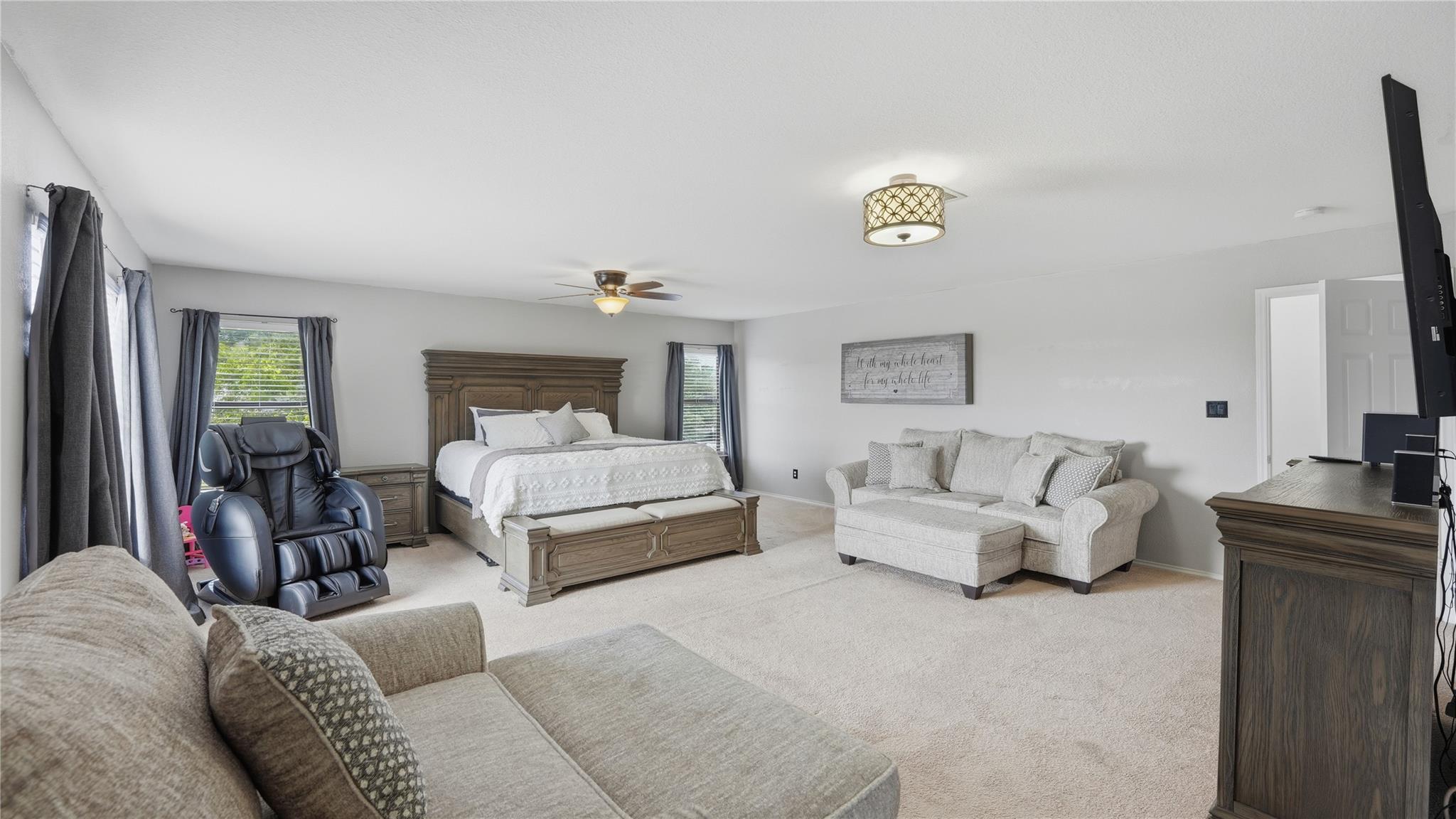 Image 35 of 40 For 585 Siebert Dr