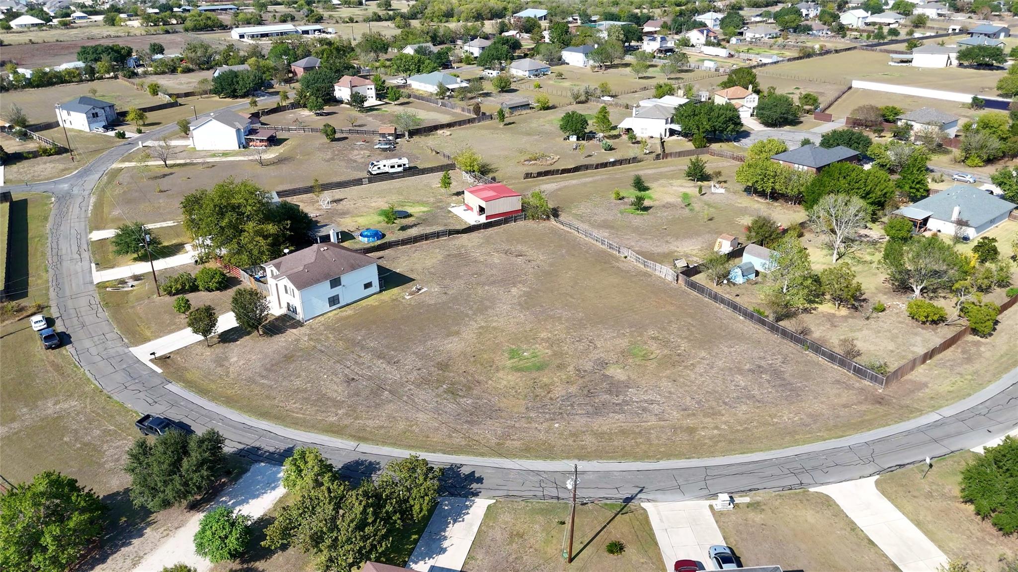 Image 36 of 40 For 585 Siebert Dr