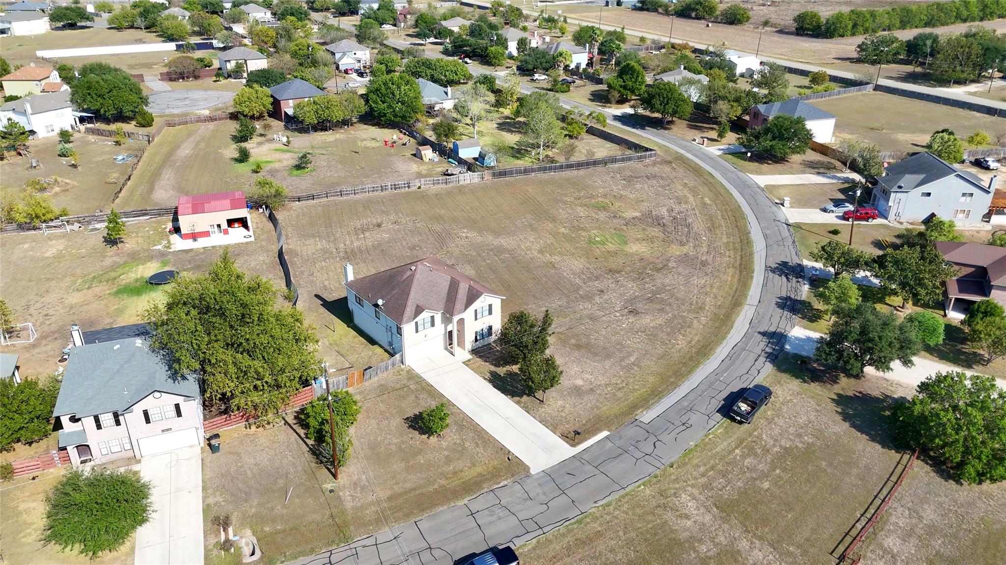 Image 38 of 40 For 585 Siebert Dr