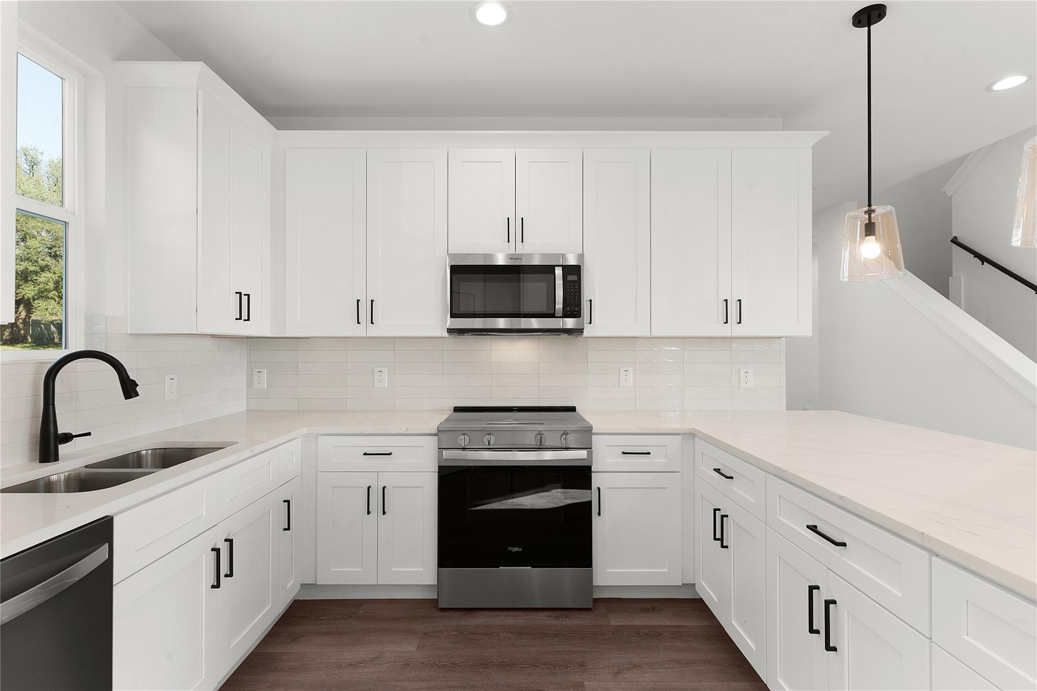 Image 5 of 40 For 105 Carmen Cv