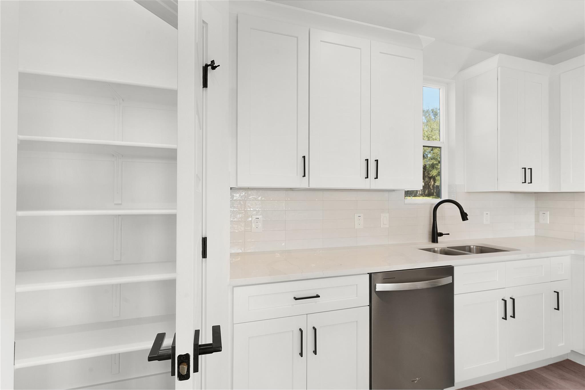 Image 6 of 40 For 105 Carmen Cv