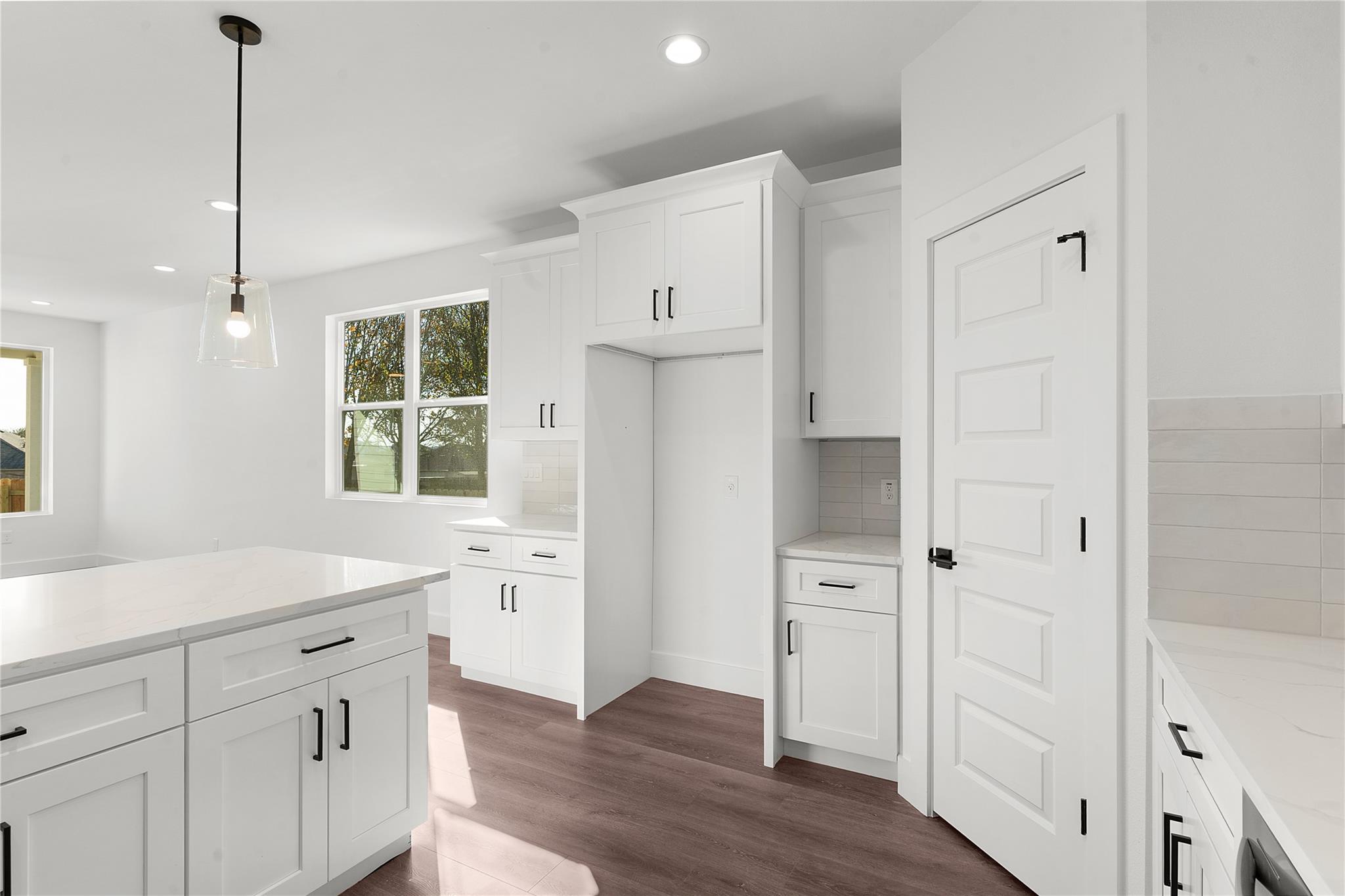 Image 7 of 40 For 105 Carmen Cv