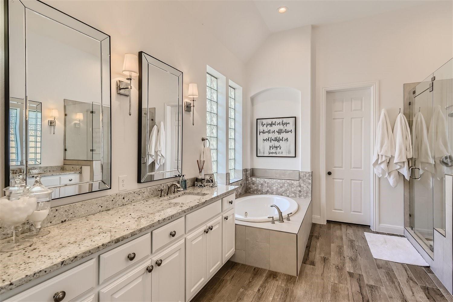 Image 17 of 38 For 12212 Azure Shores Ct