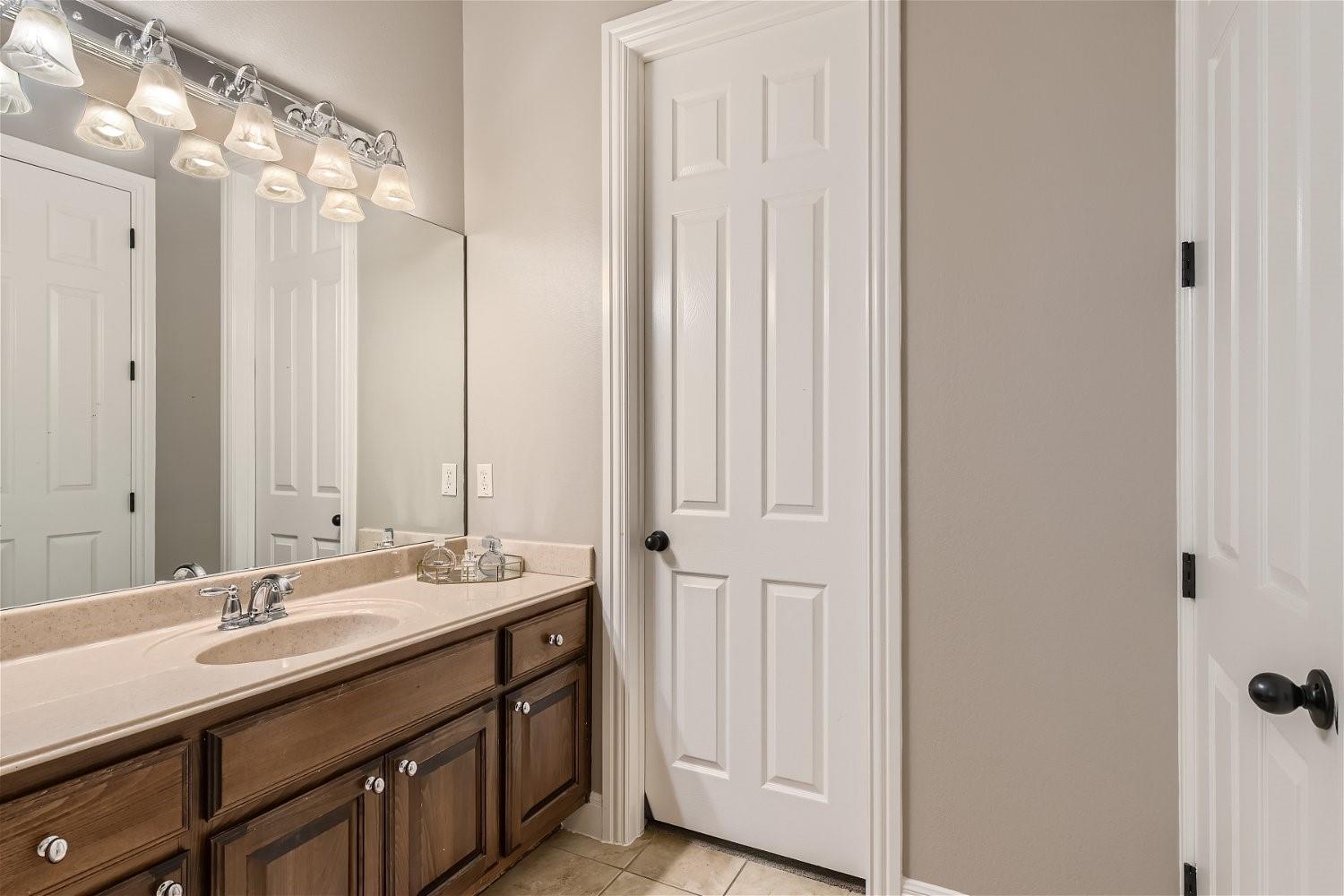 Image 21 of 38 For 12212 Azure Shores Ct