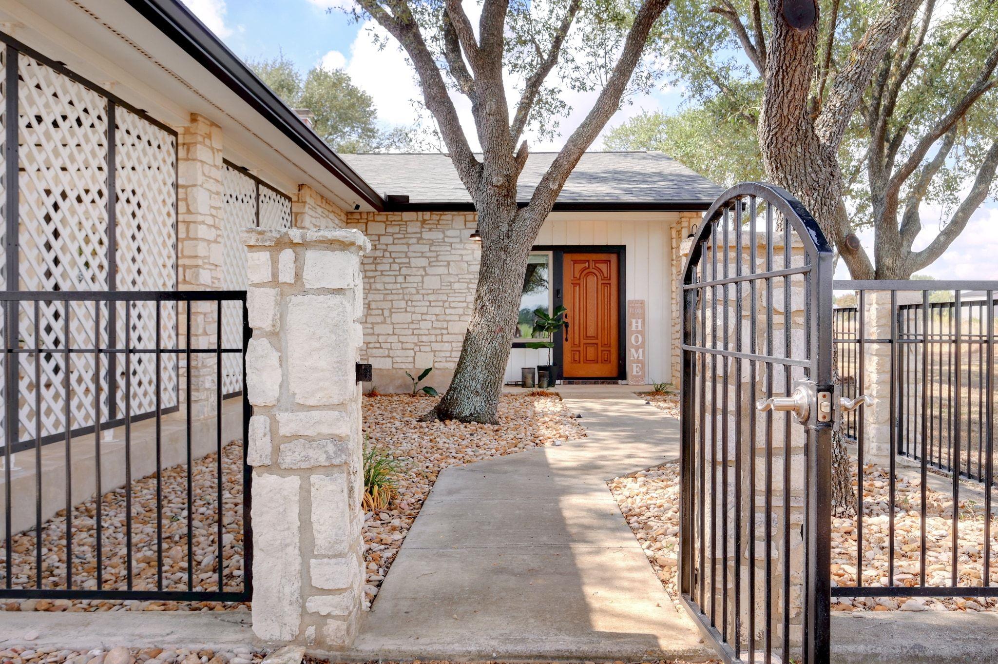 Details for 8789 Youngsford Rd, Marion, TX 78124