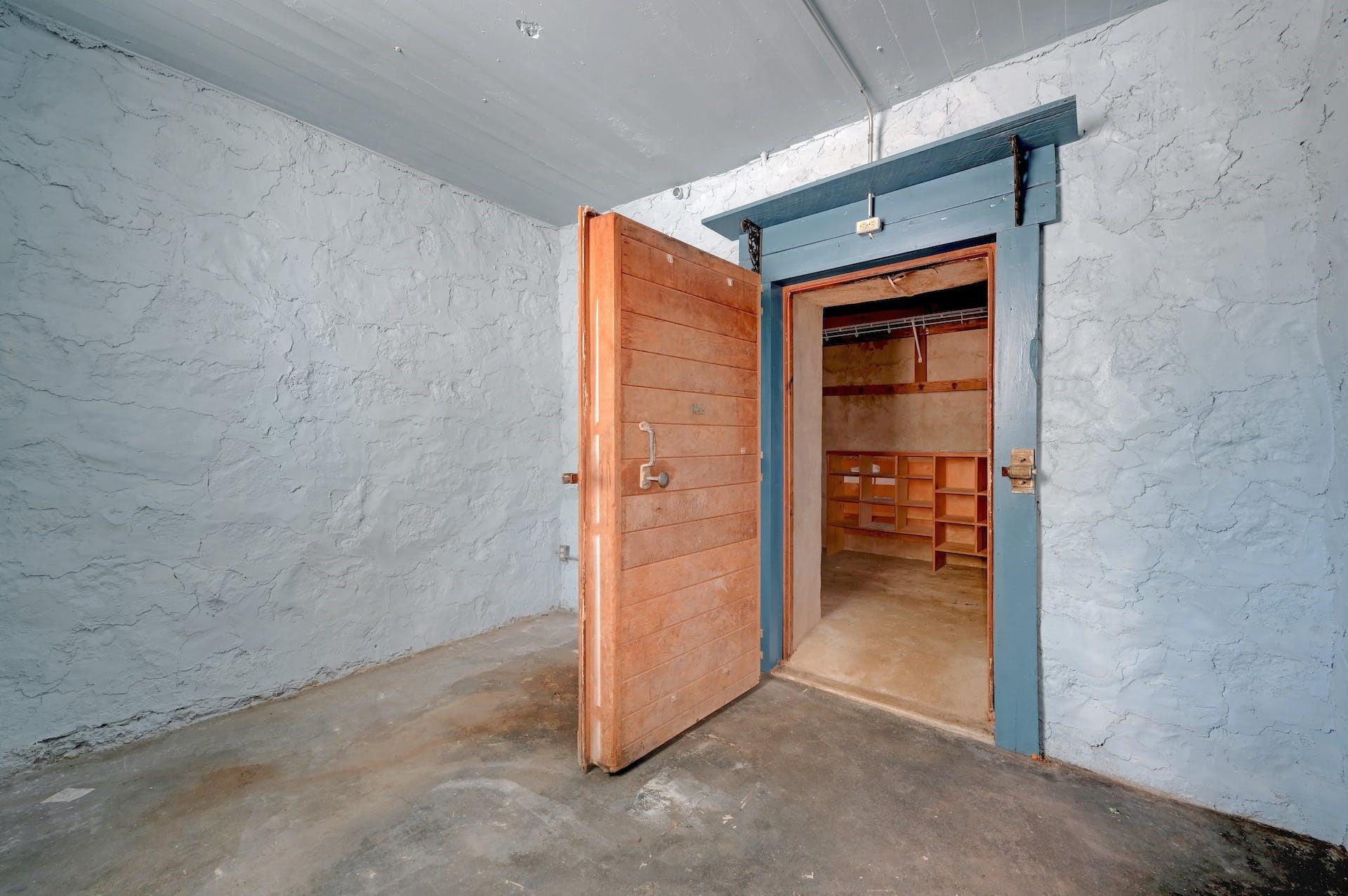 Image 18 of 30 For 112 Main St 