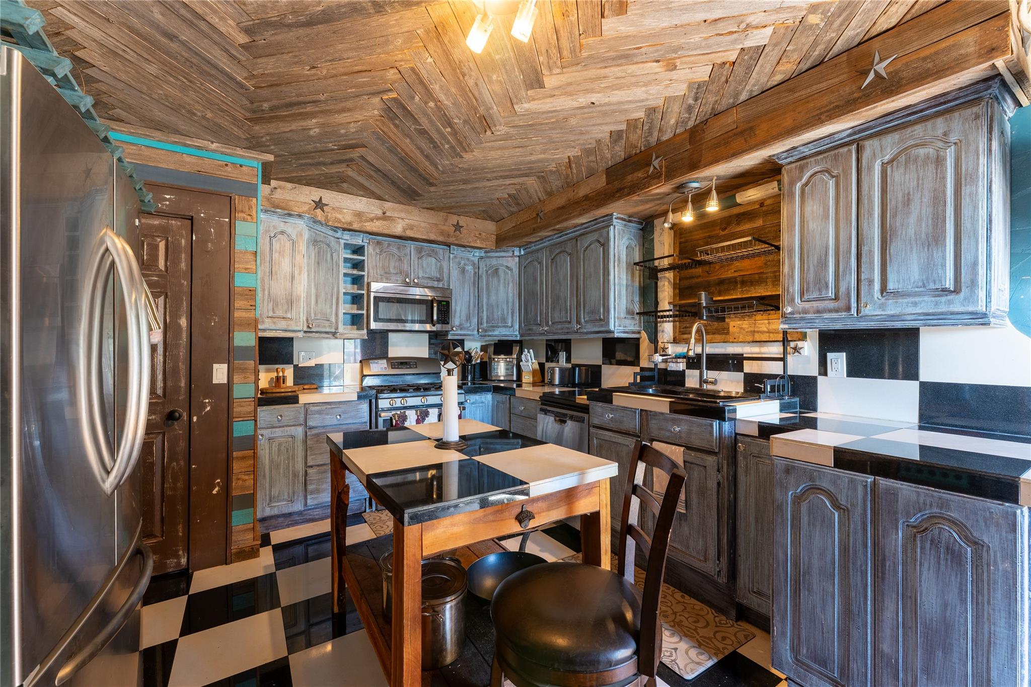 Image 11 of 39 For 3050 Contour Dr